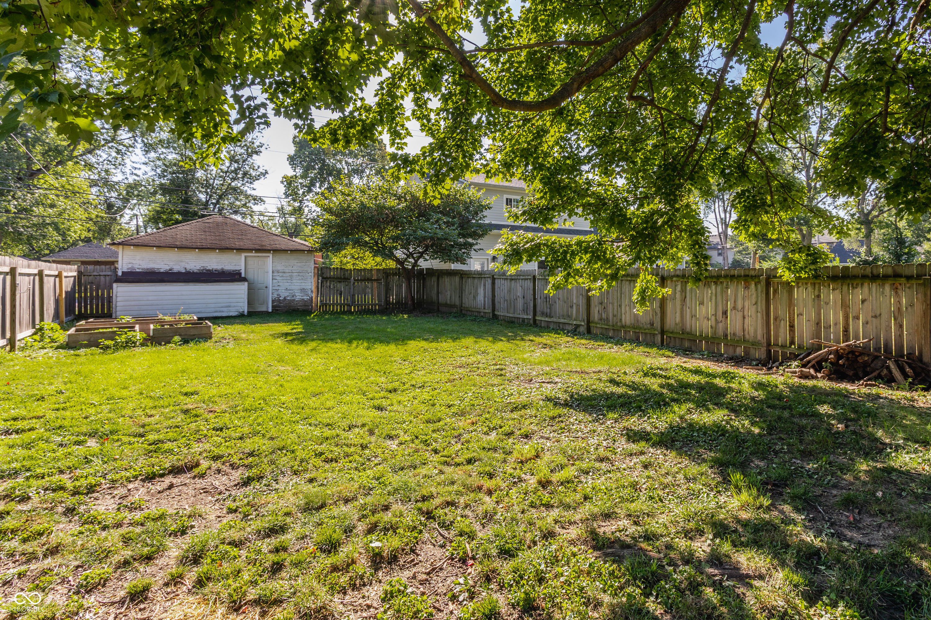 5433 Broadway Street