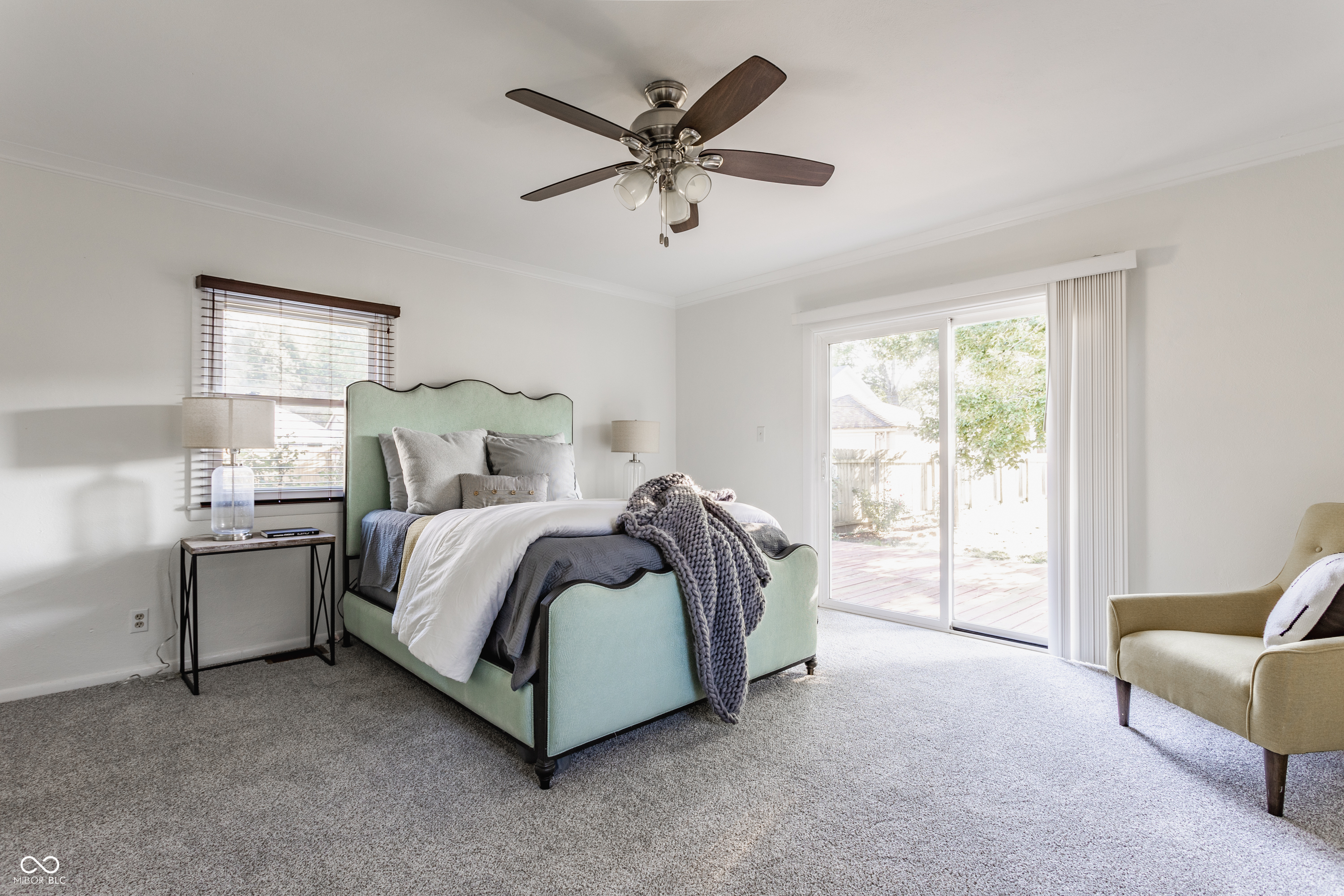 5433 Broadway Street