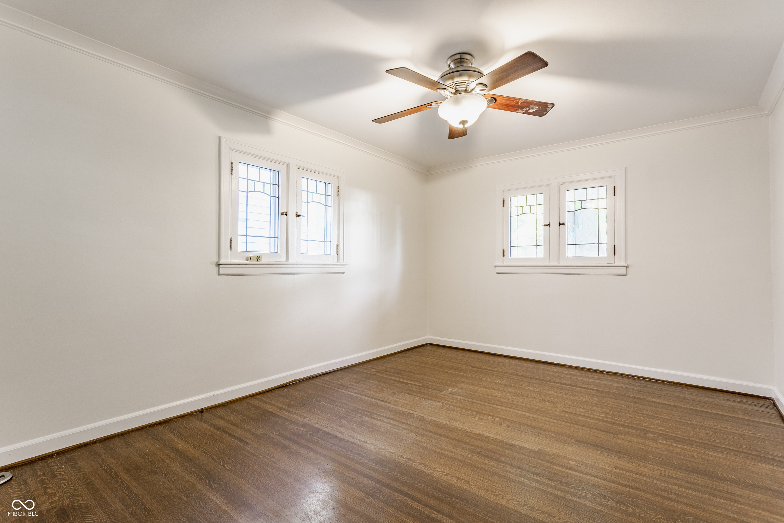 5433 Broadway Street