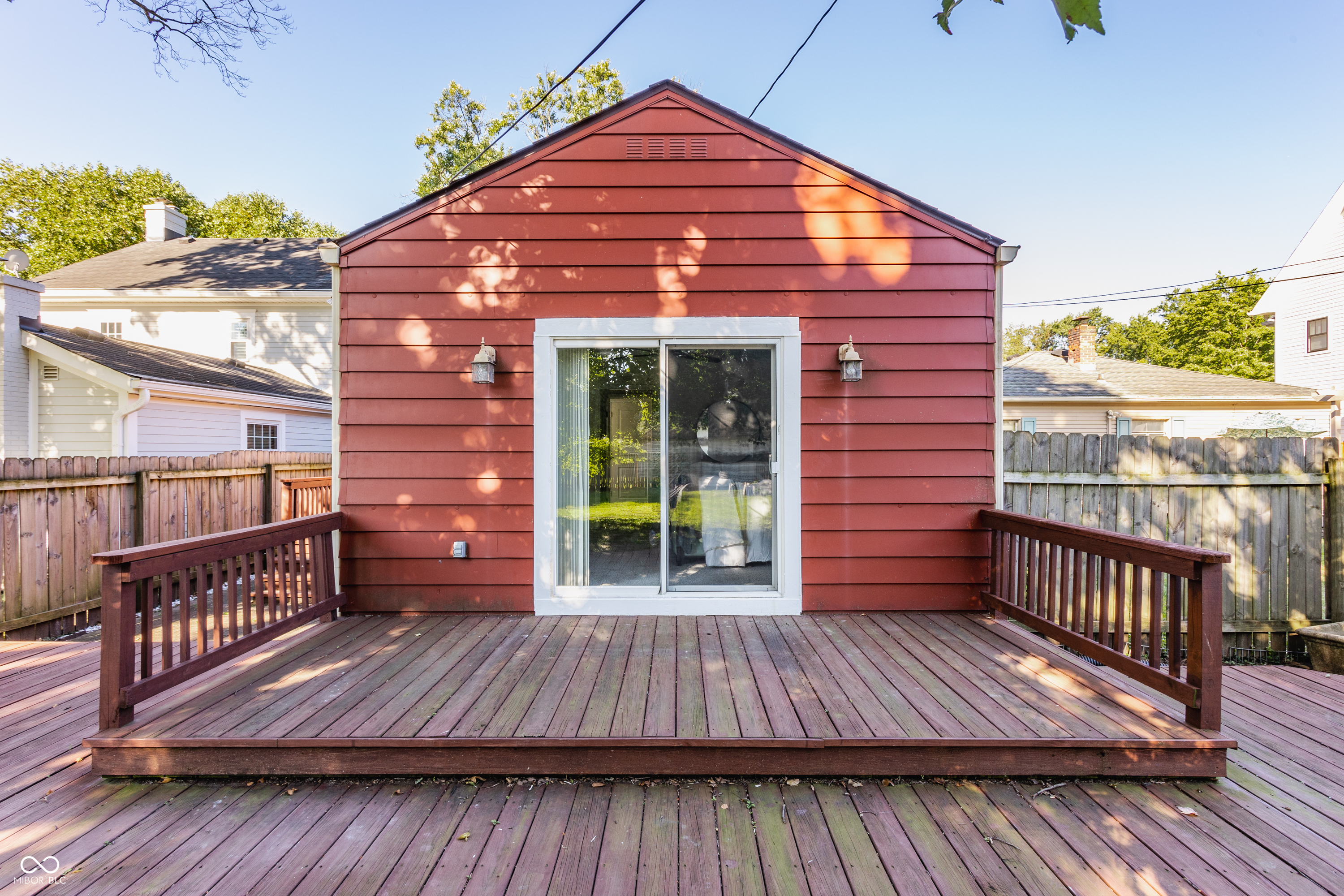 5433 Broadway Street