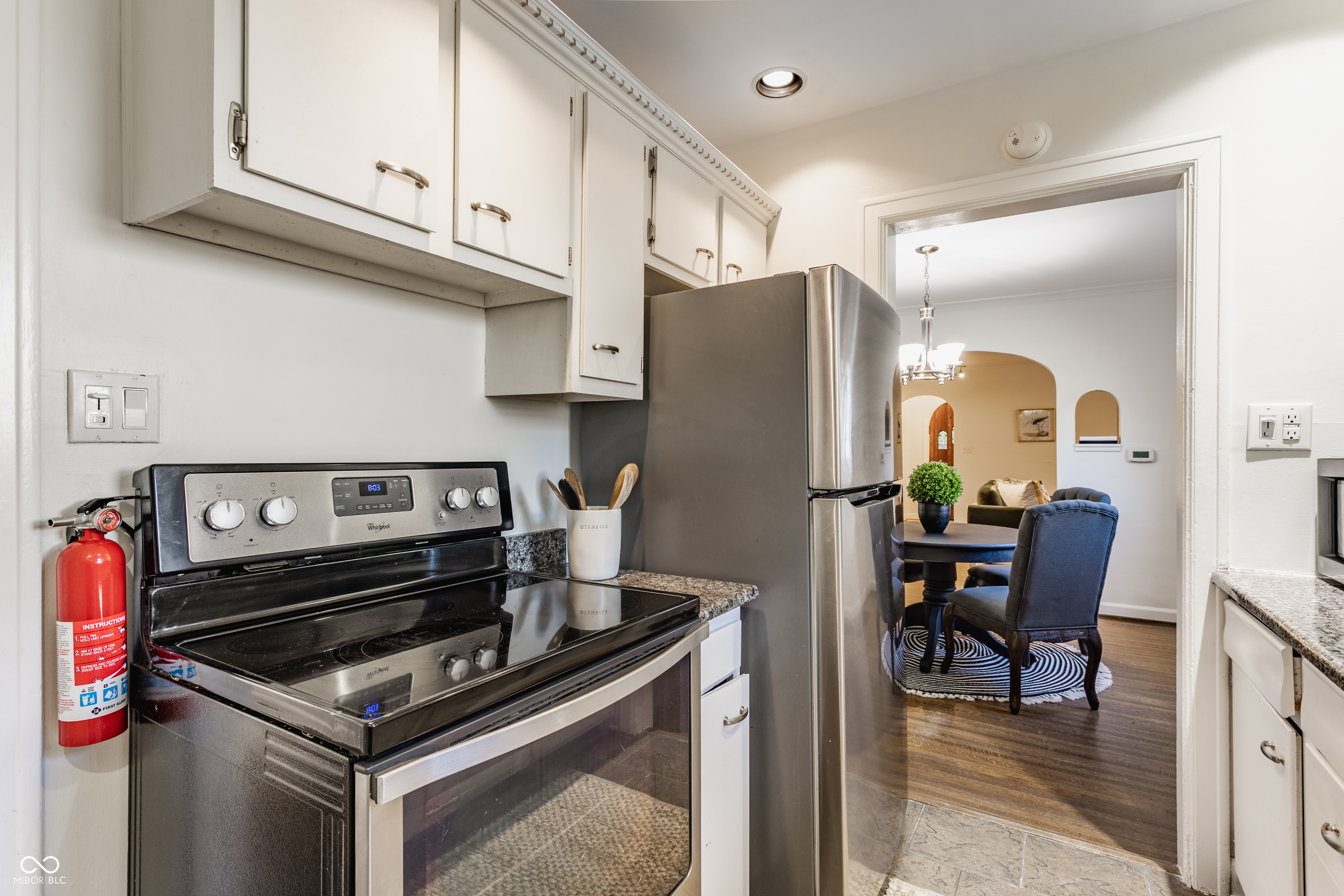 5433 Broadway Street