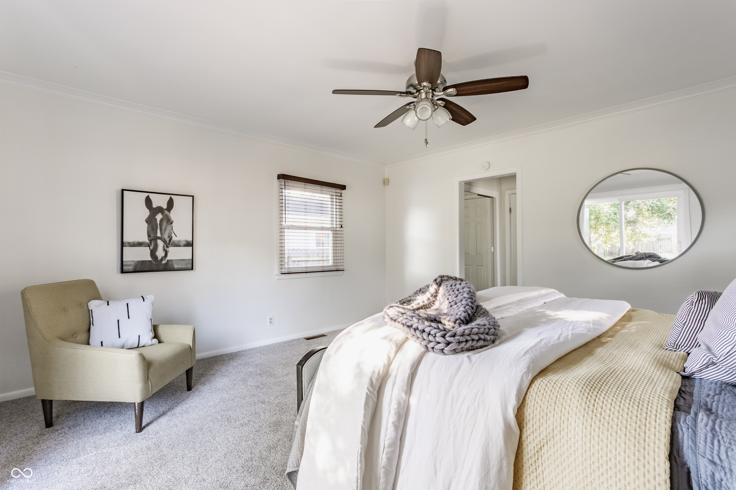 5433 Broadway Street