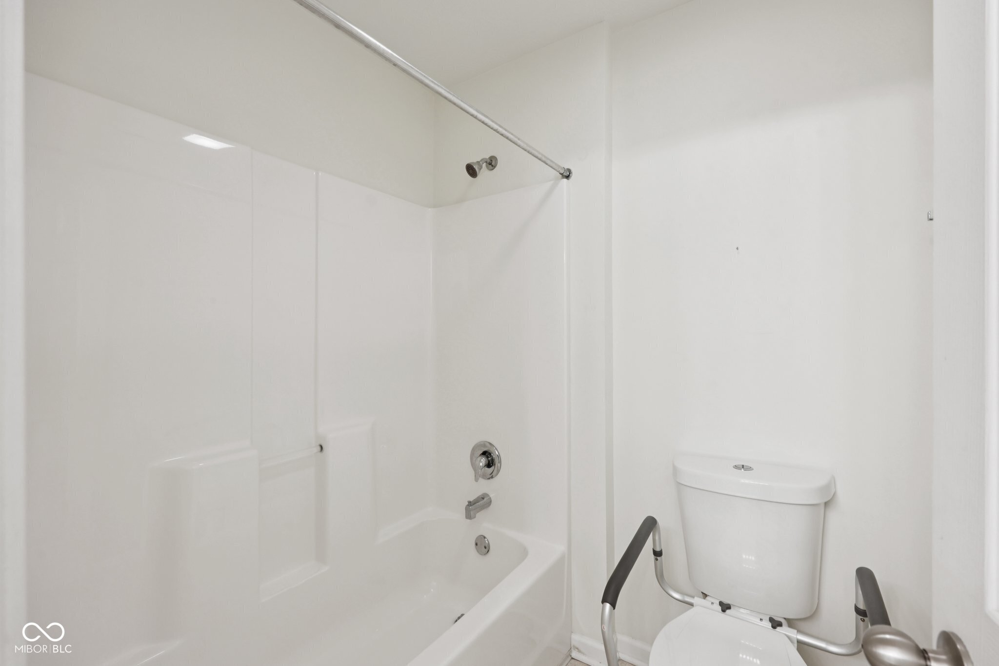 5020 Greenside Drive