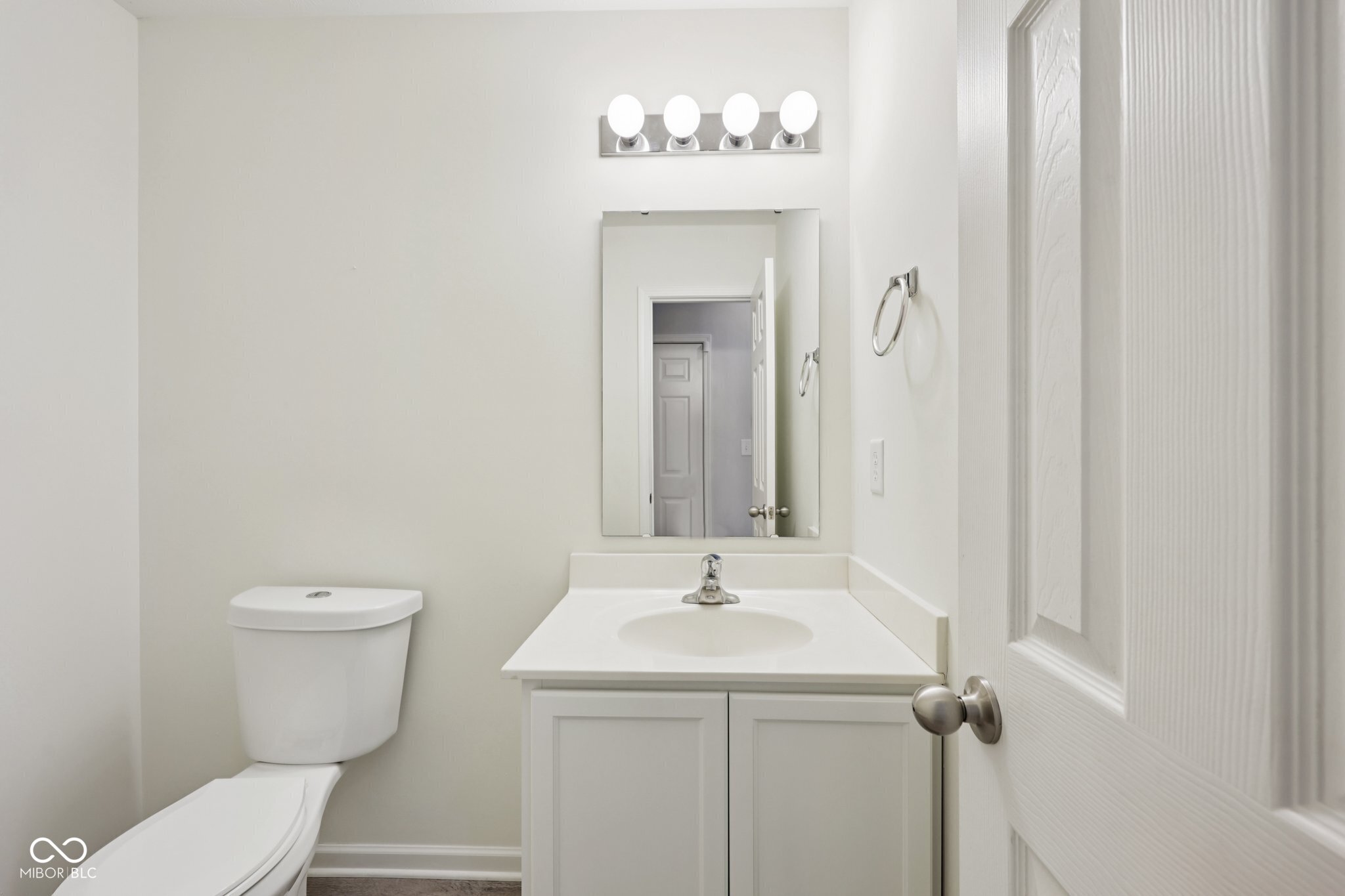 5020 Greenside Drive