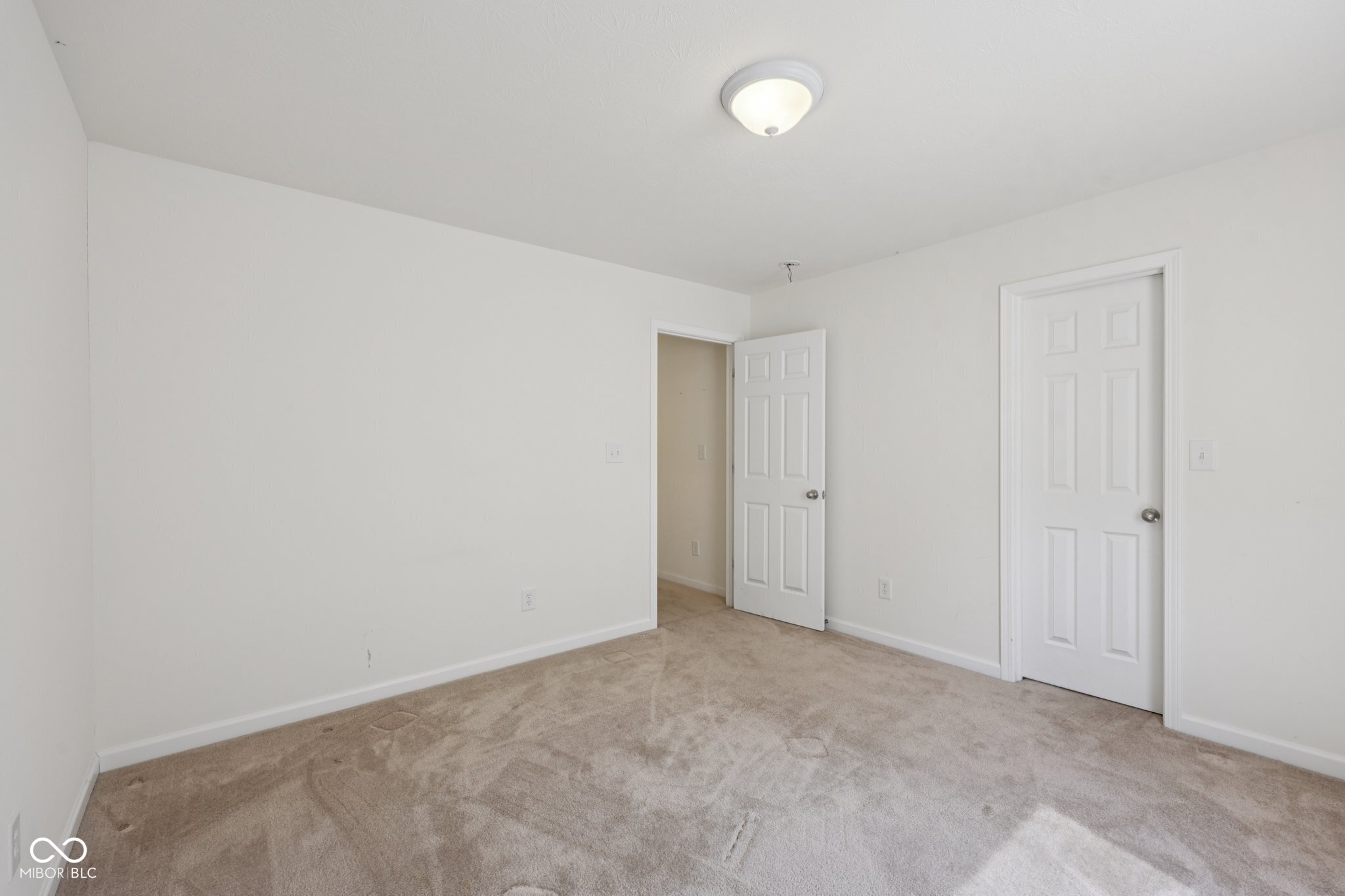 5020 Greenside Drive