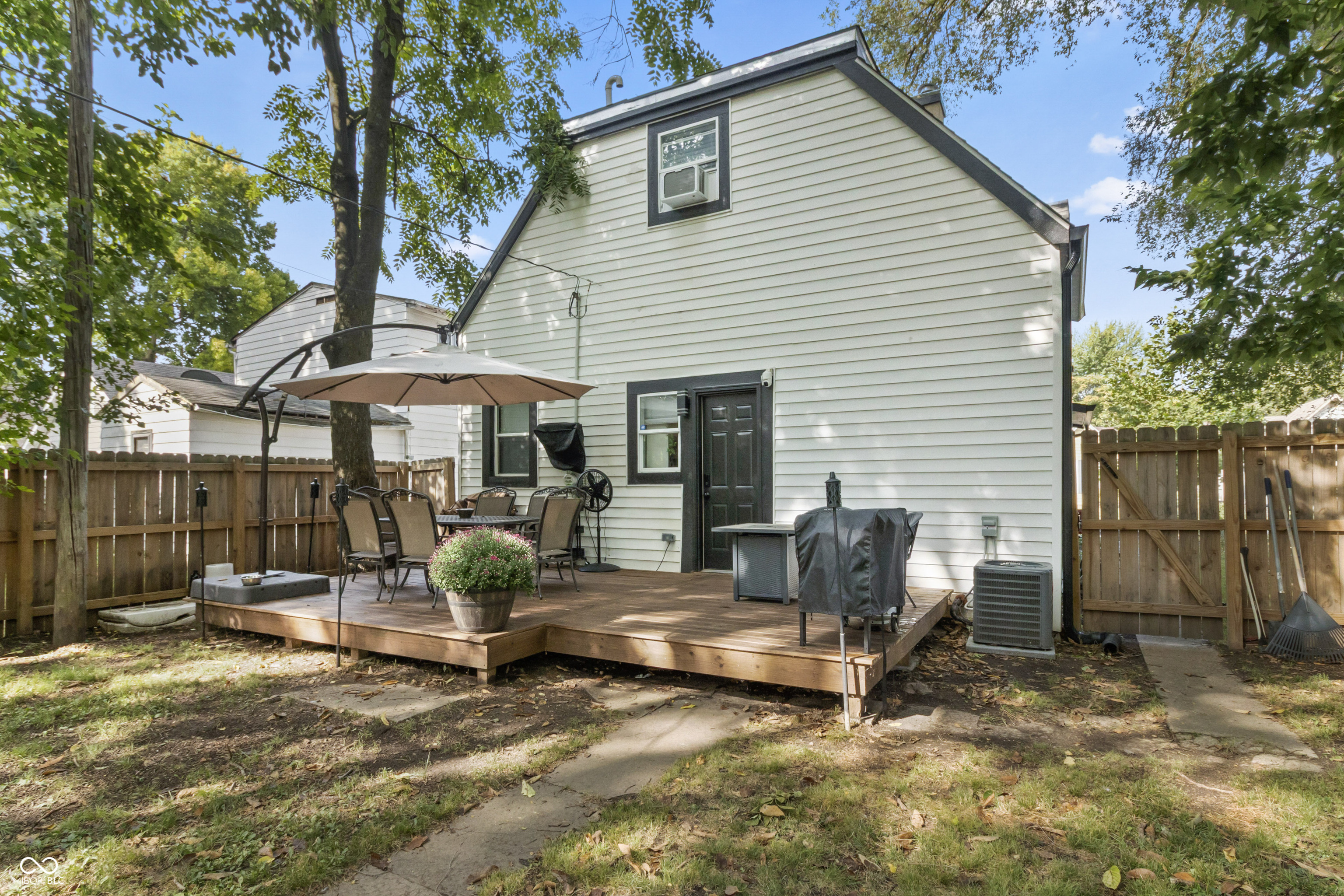 745 N Pershing Avenue