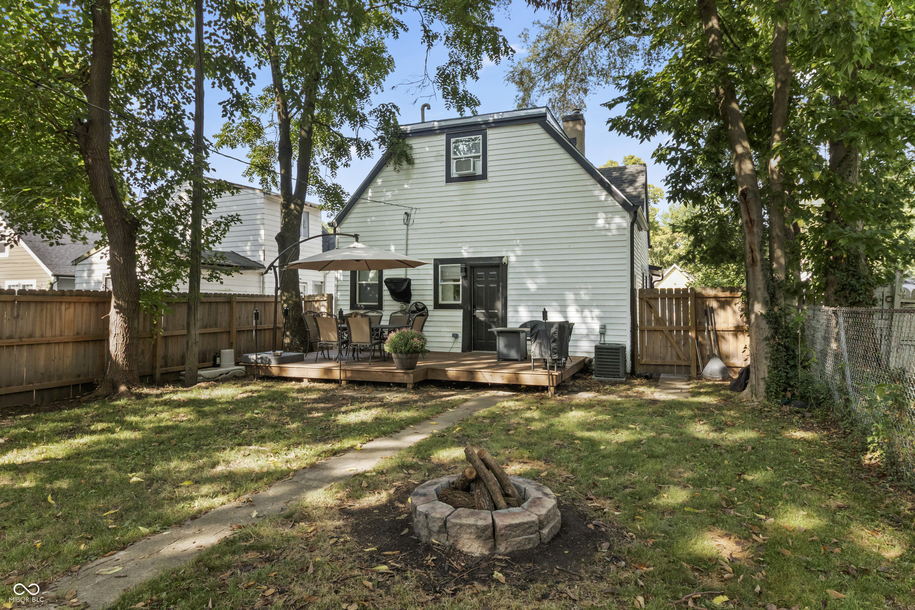 745 N Pershing Avenue