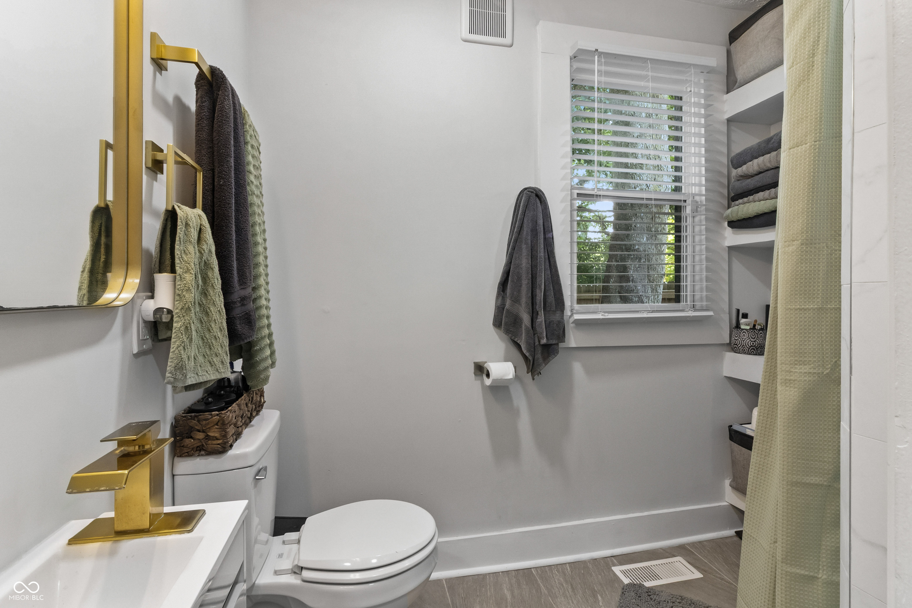 745 N Pershing Avenue