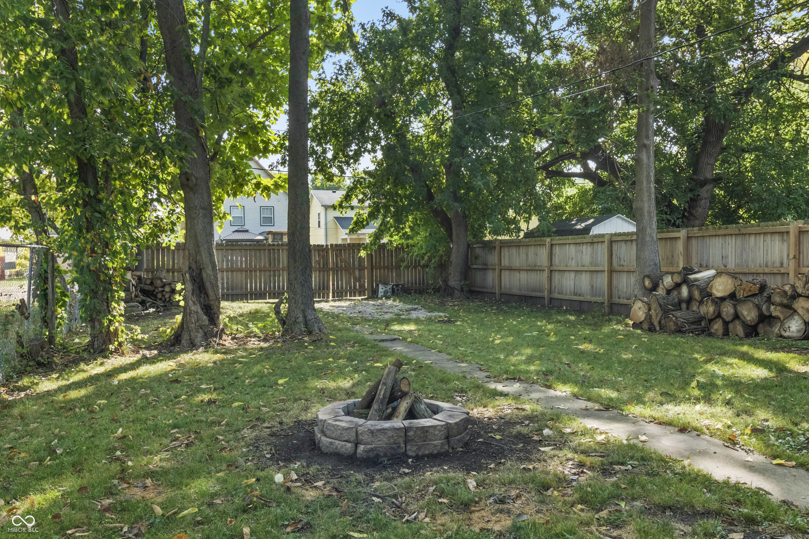 745 N Pershing Avenue