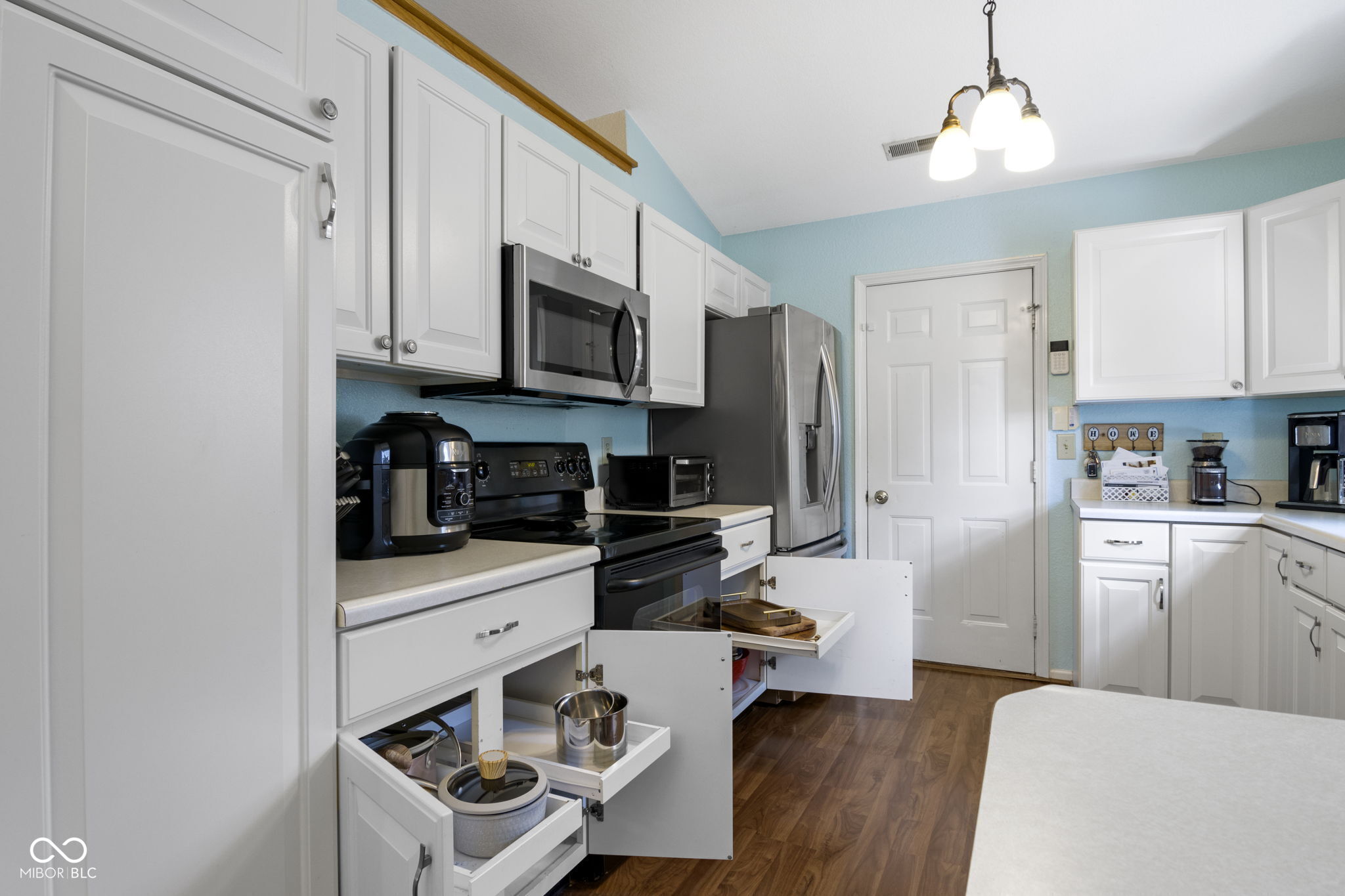 9919 Commonwealth Drive