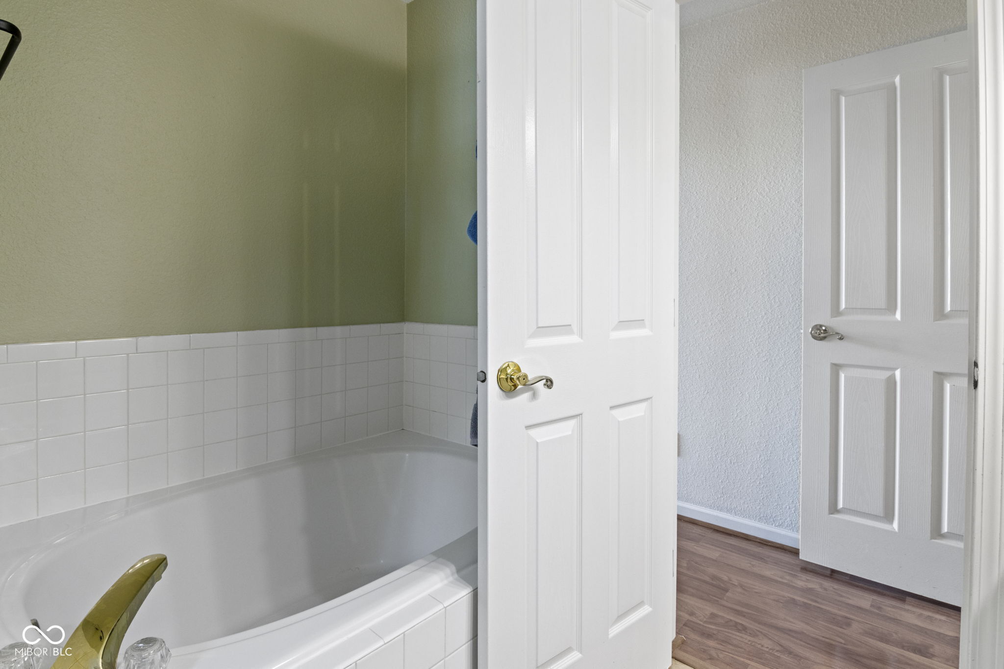 9919 Commonwealth Drive