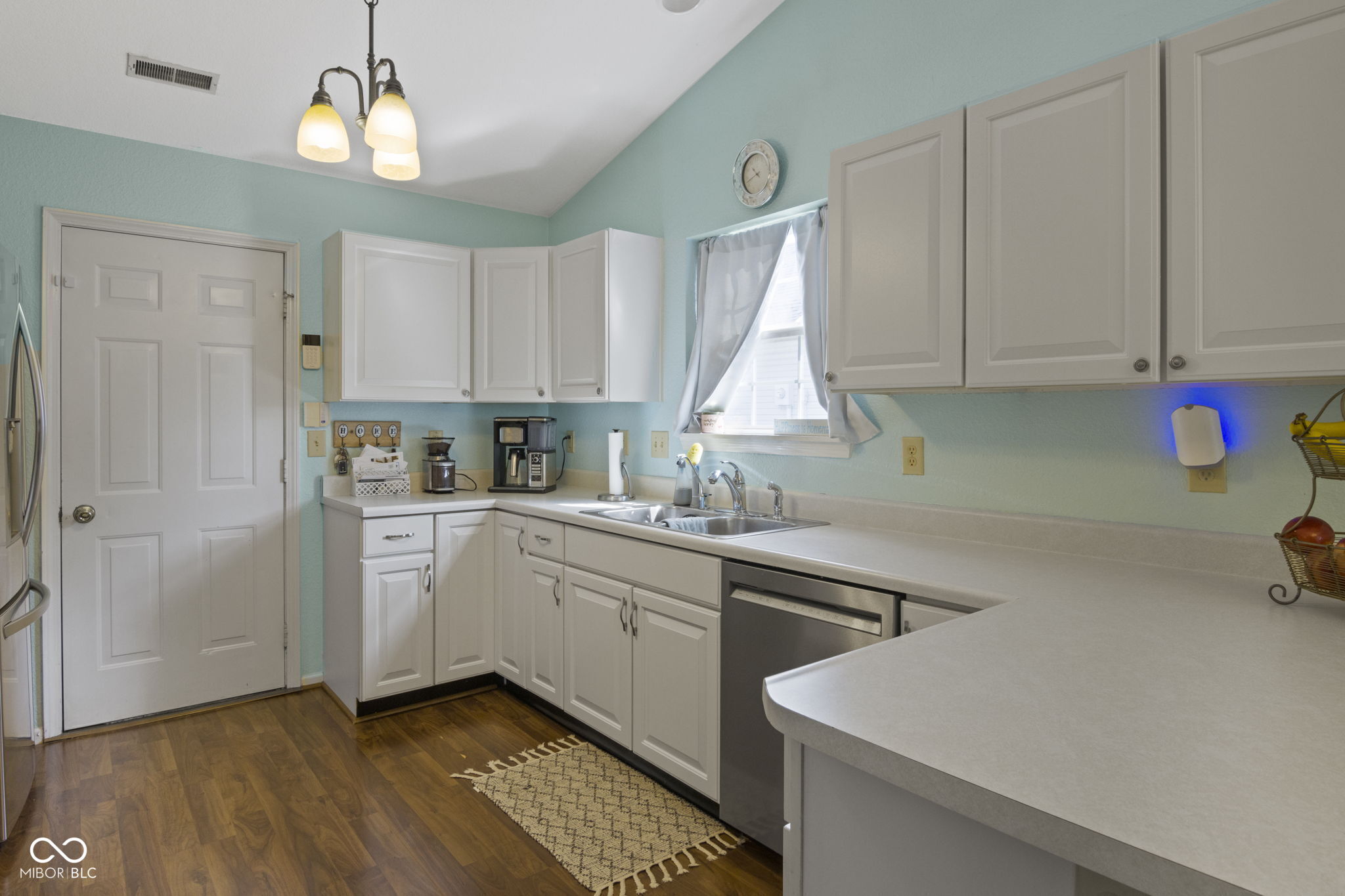 9919 Commonwealth Drive