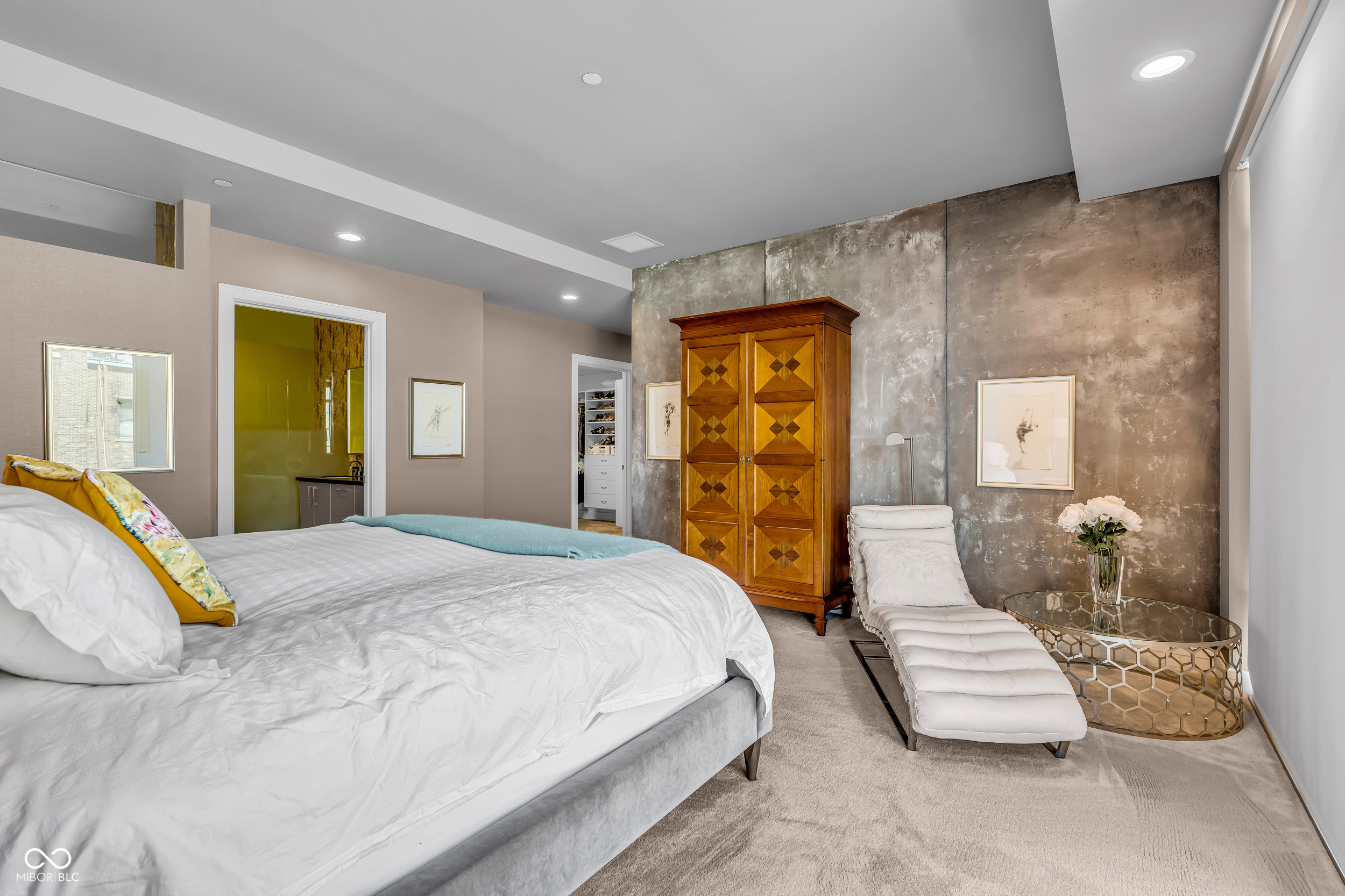 429 N Pennsylvania Street Unit: UNIT 801