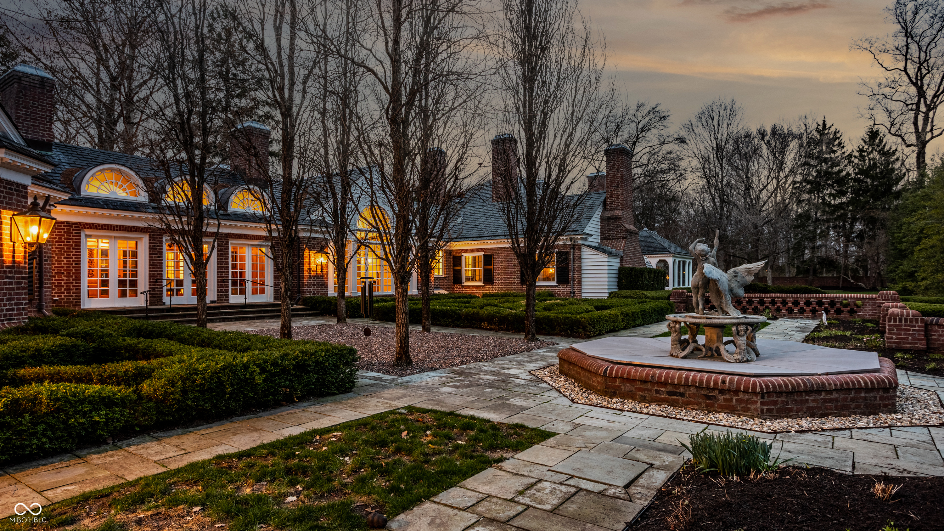 5715 Sunset Lane