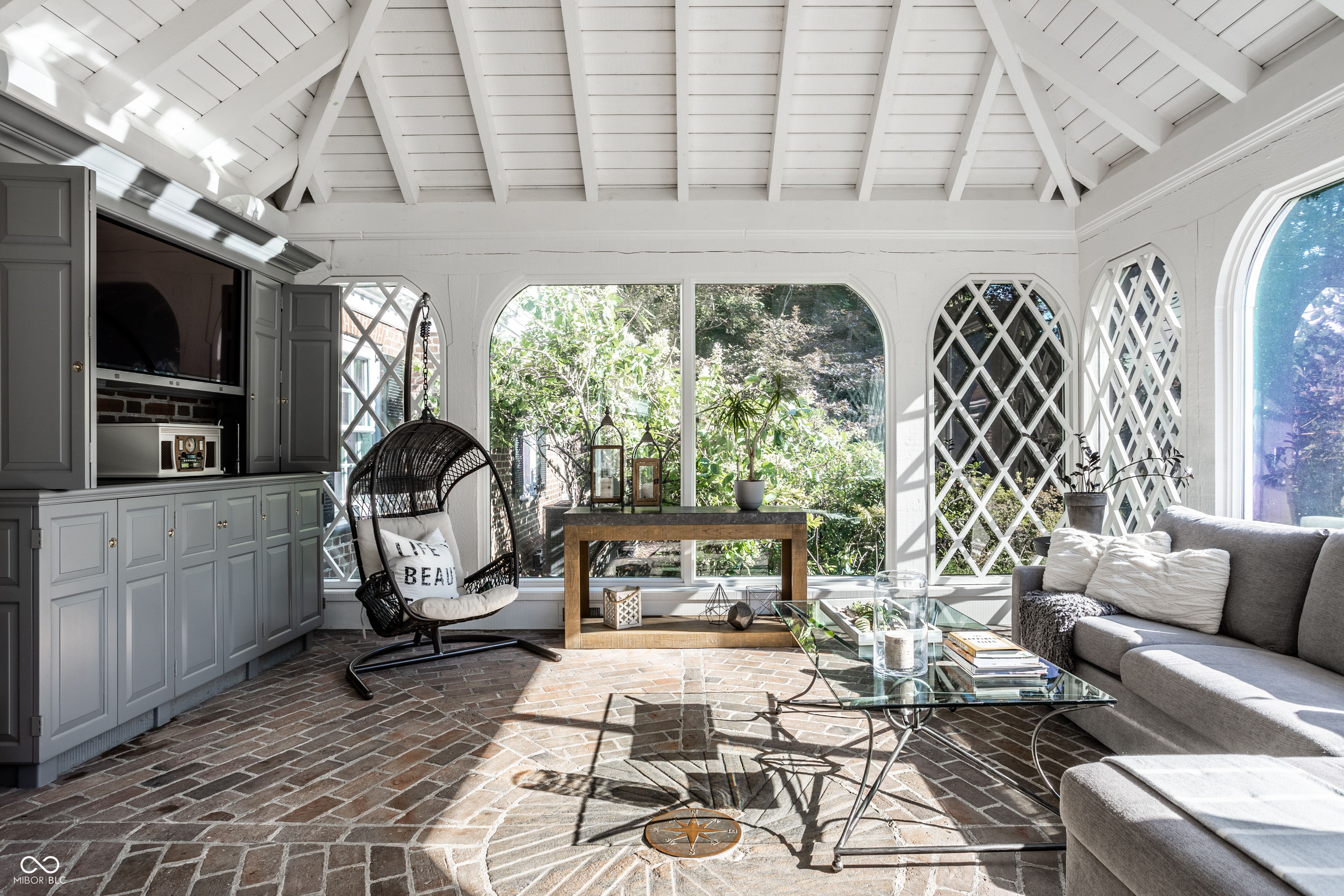5715 Sunset Lane