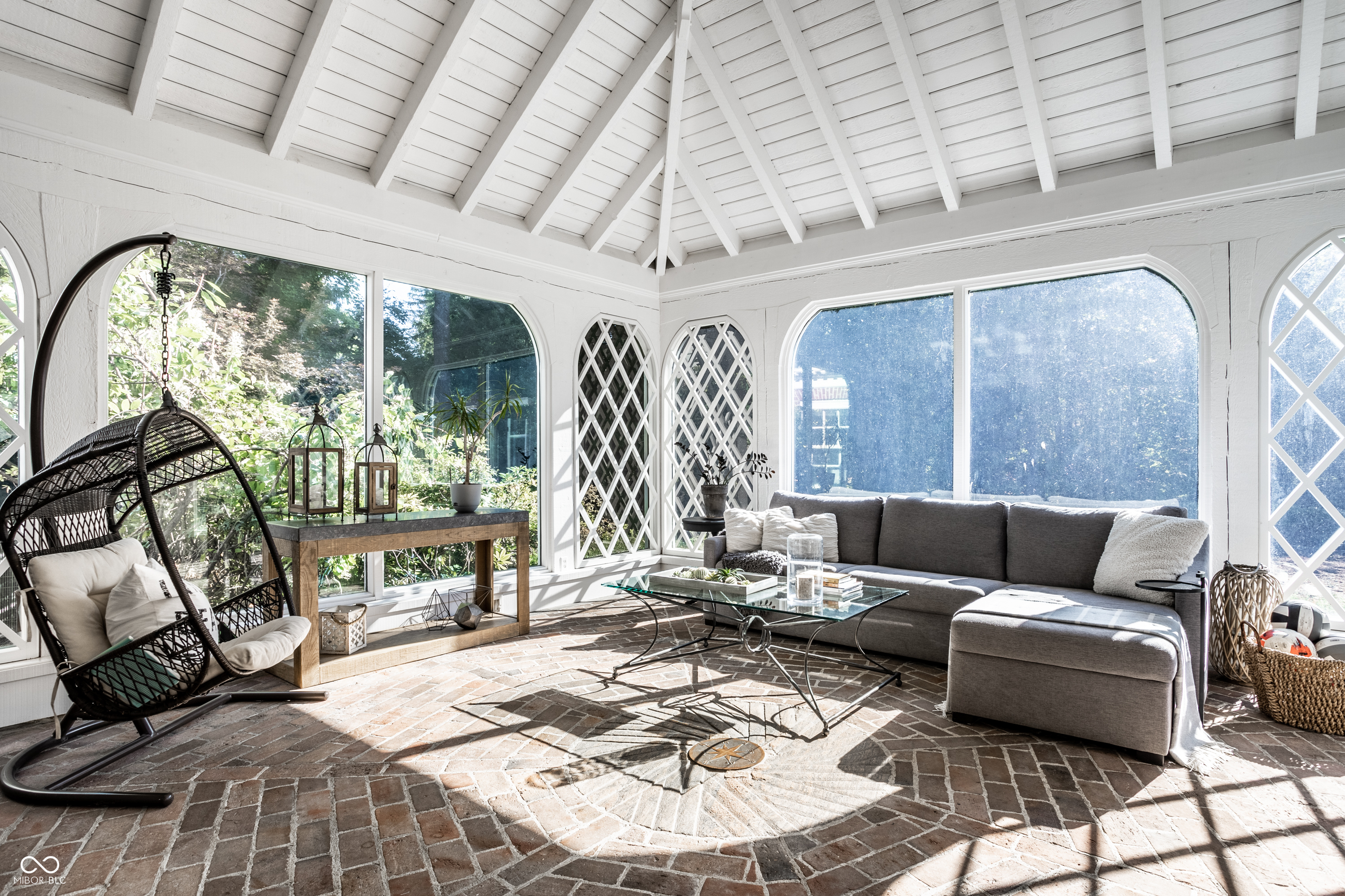 5715 Sunset Lane