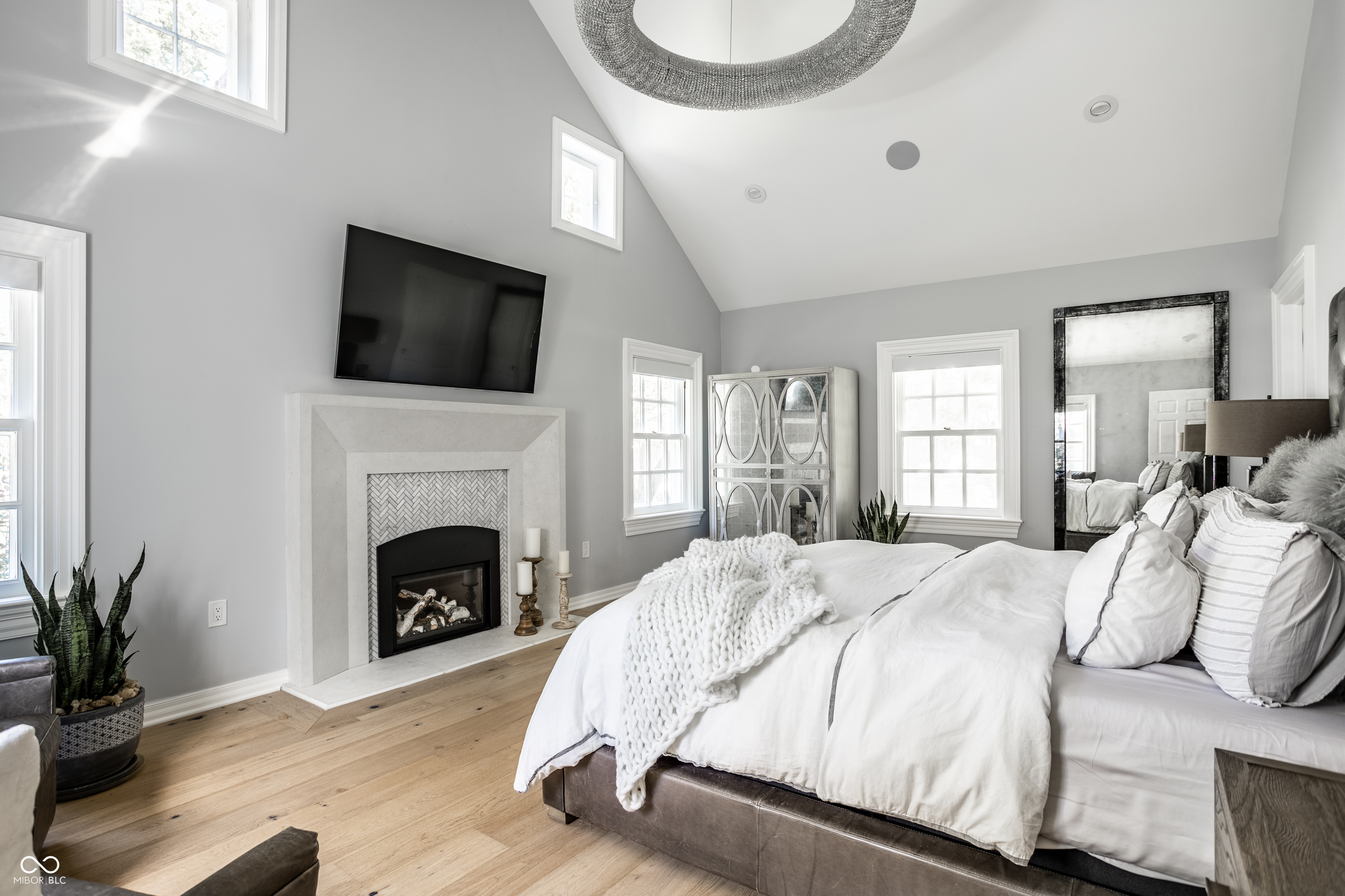 5715 Sunset Lane