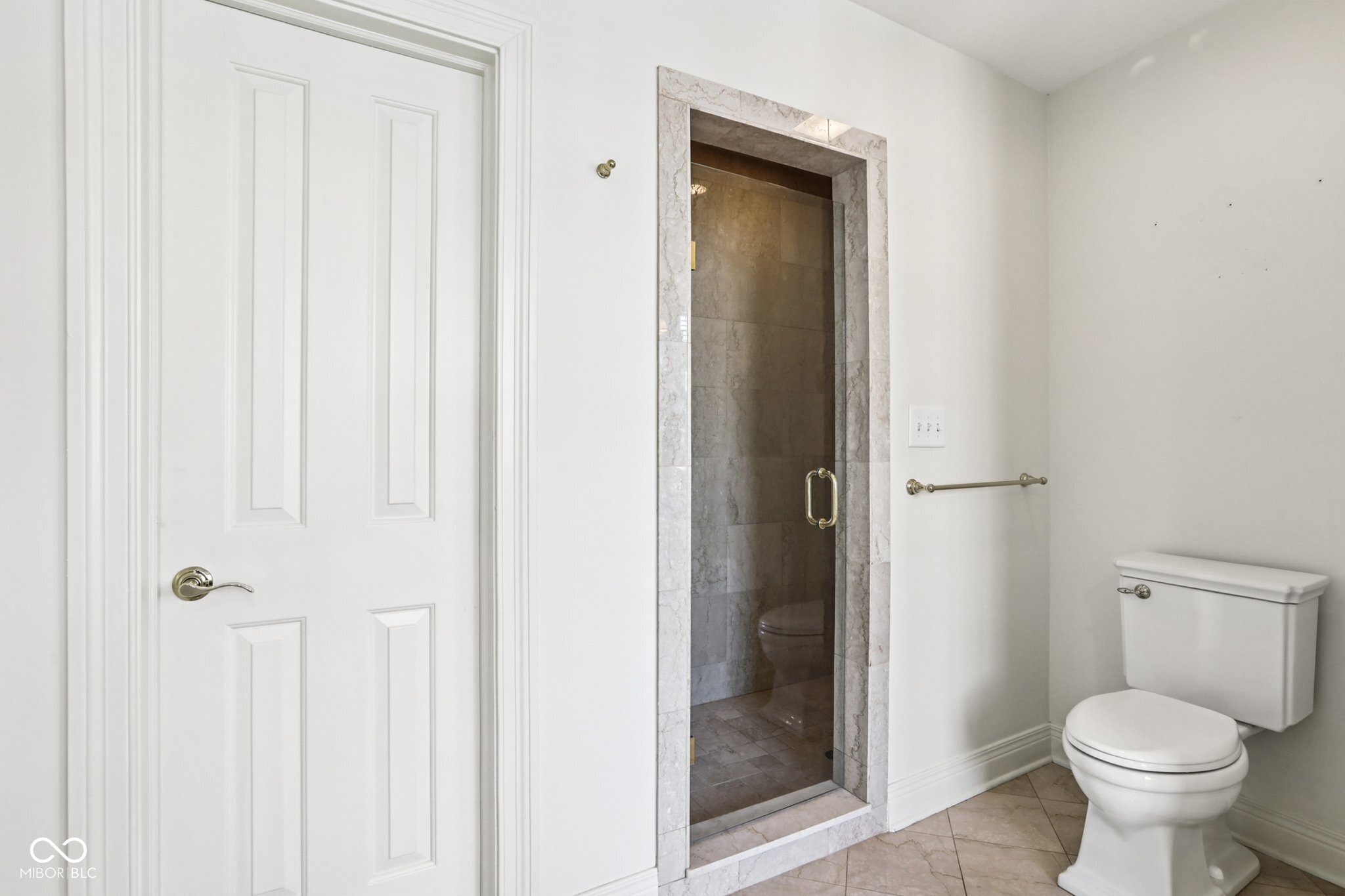 110 E Washington Street Unit: 900