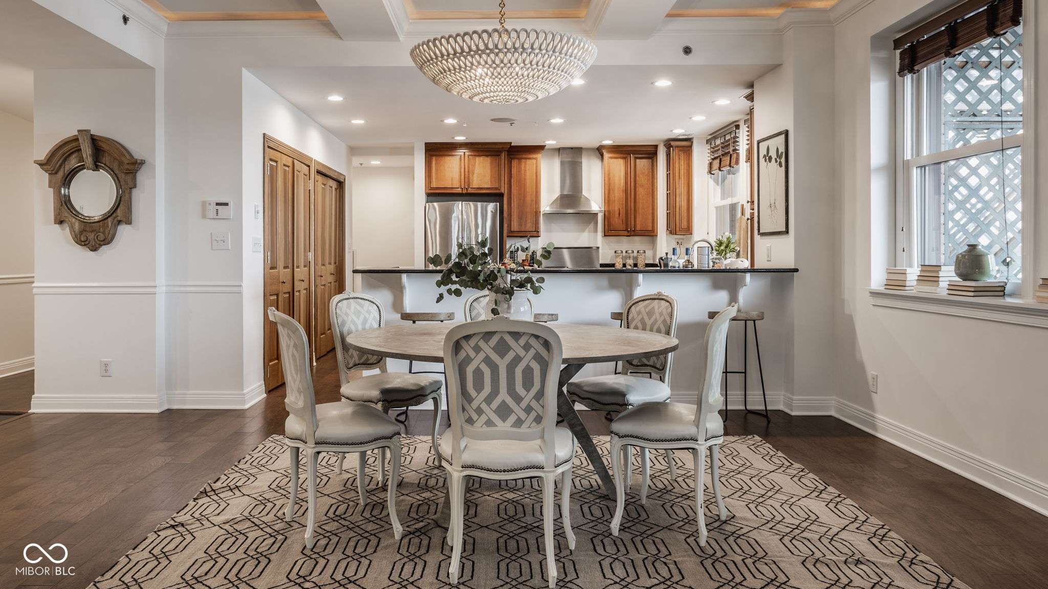 110 E Washington Street Unit: 900