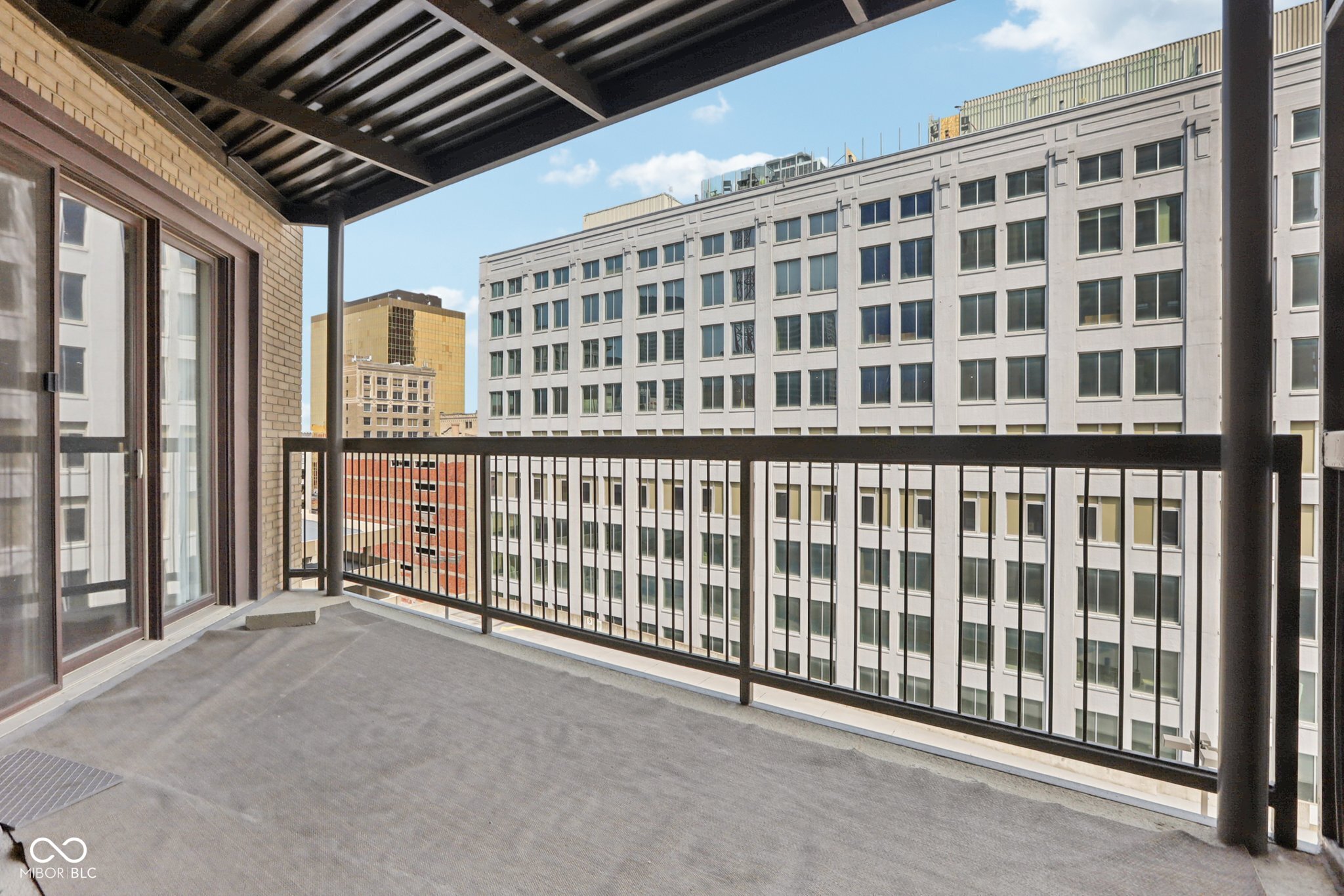 110 E Washington Street Unit: 900