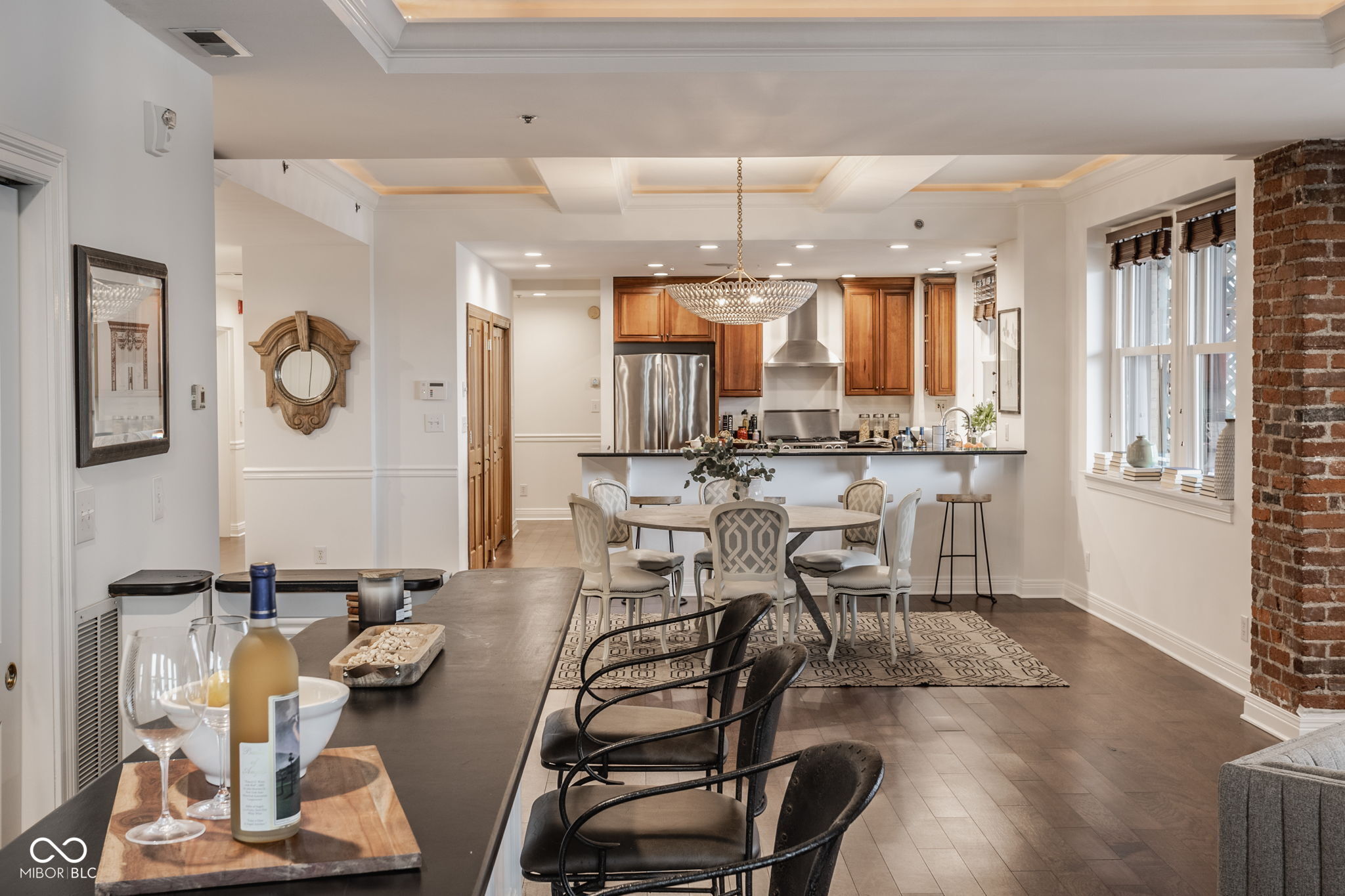 110 E Washington Street Unit: 900