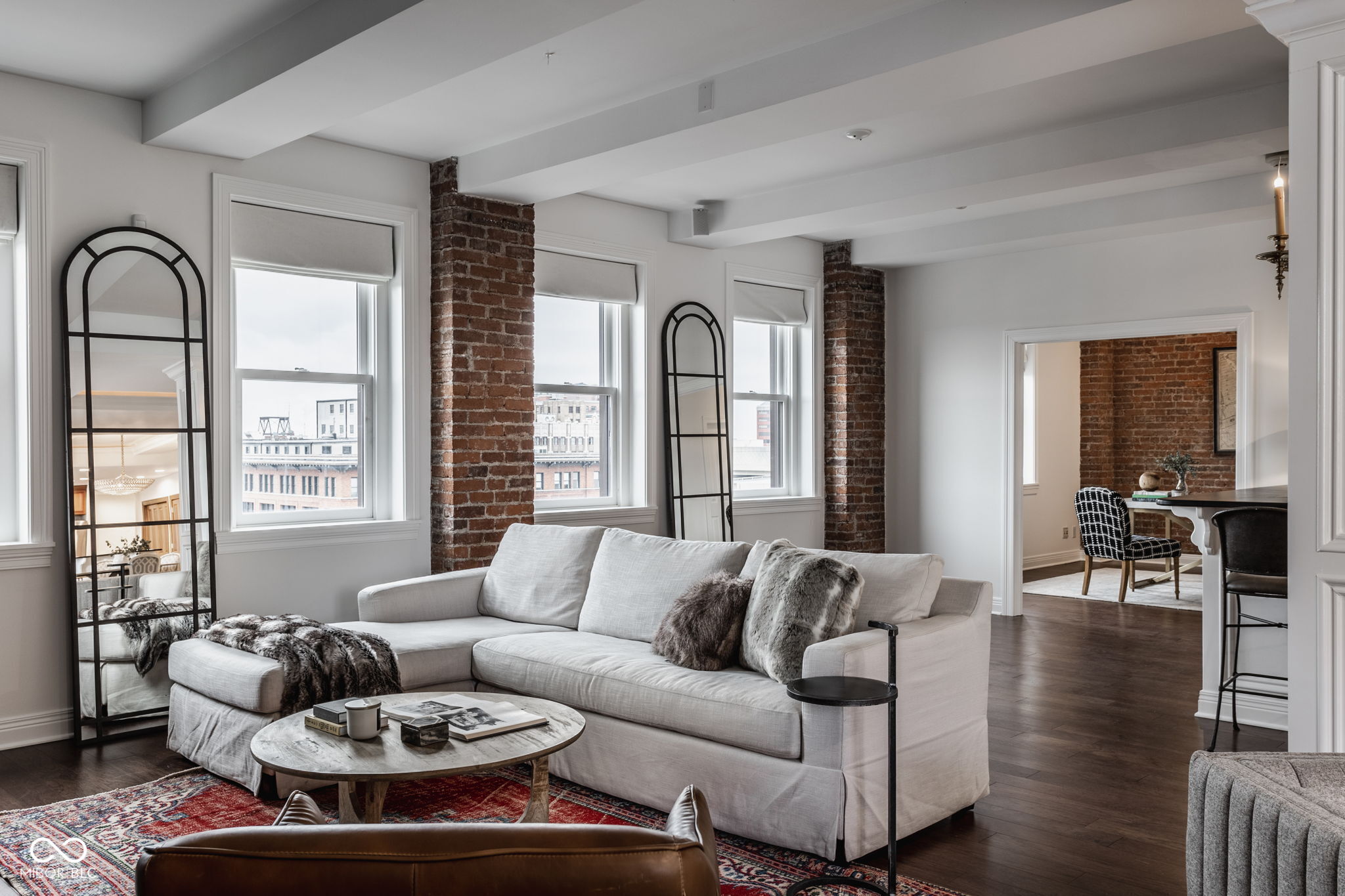 110 E Washington Street Unit: 900