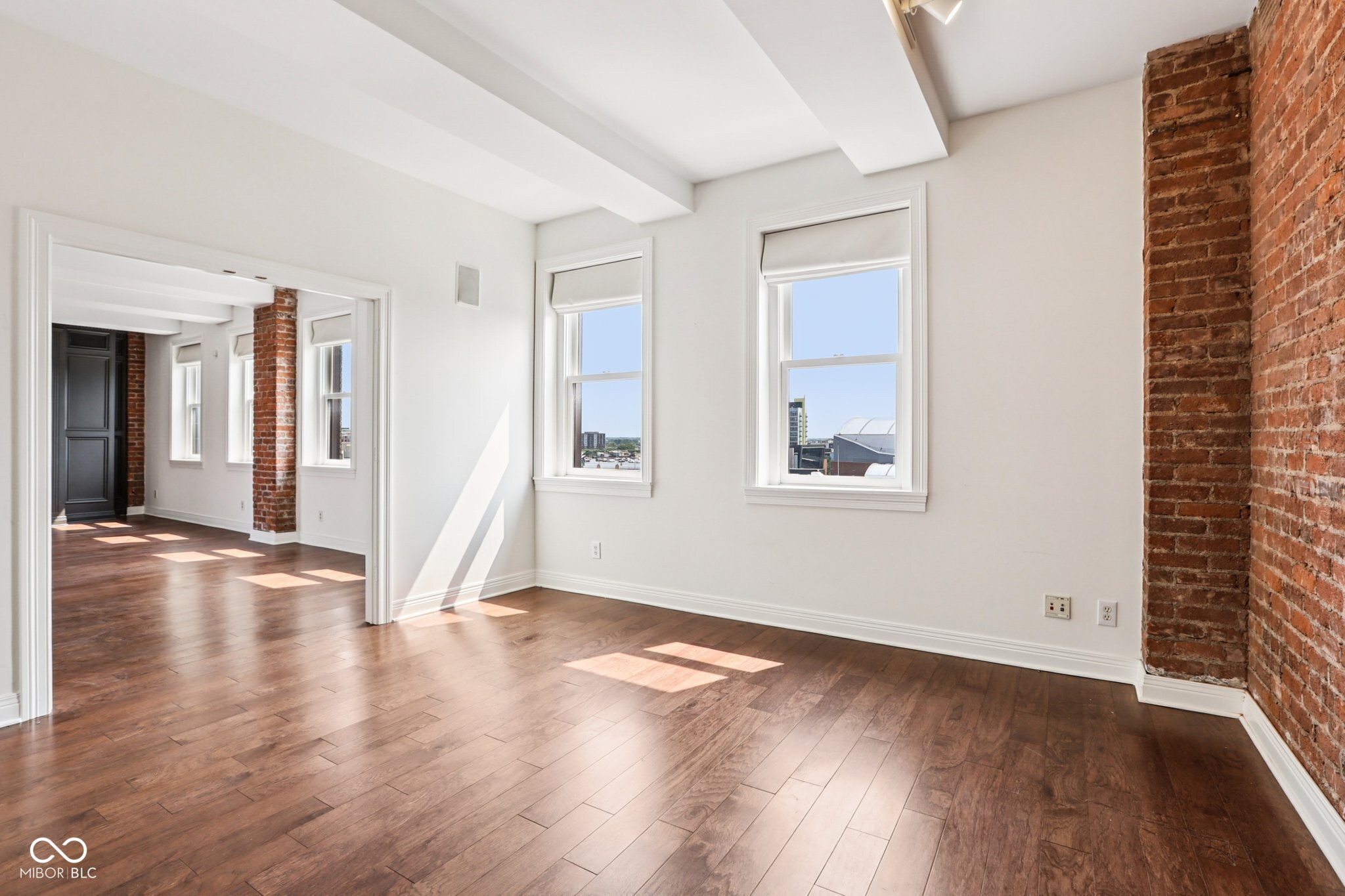 110 E Washington Street Unit: 900