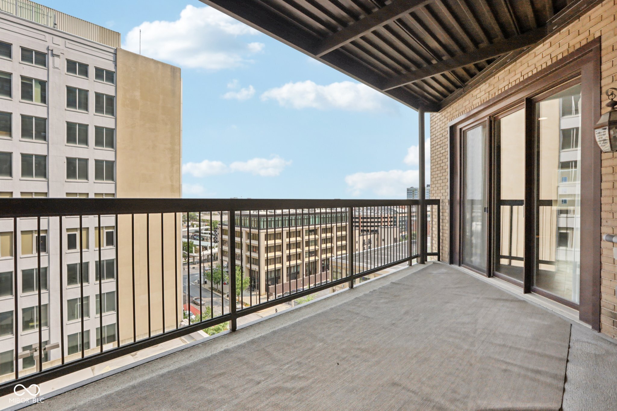 110 E Washington Street Unit: 900