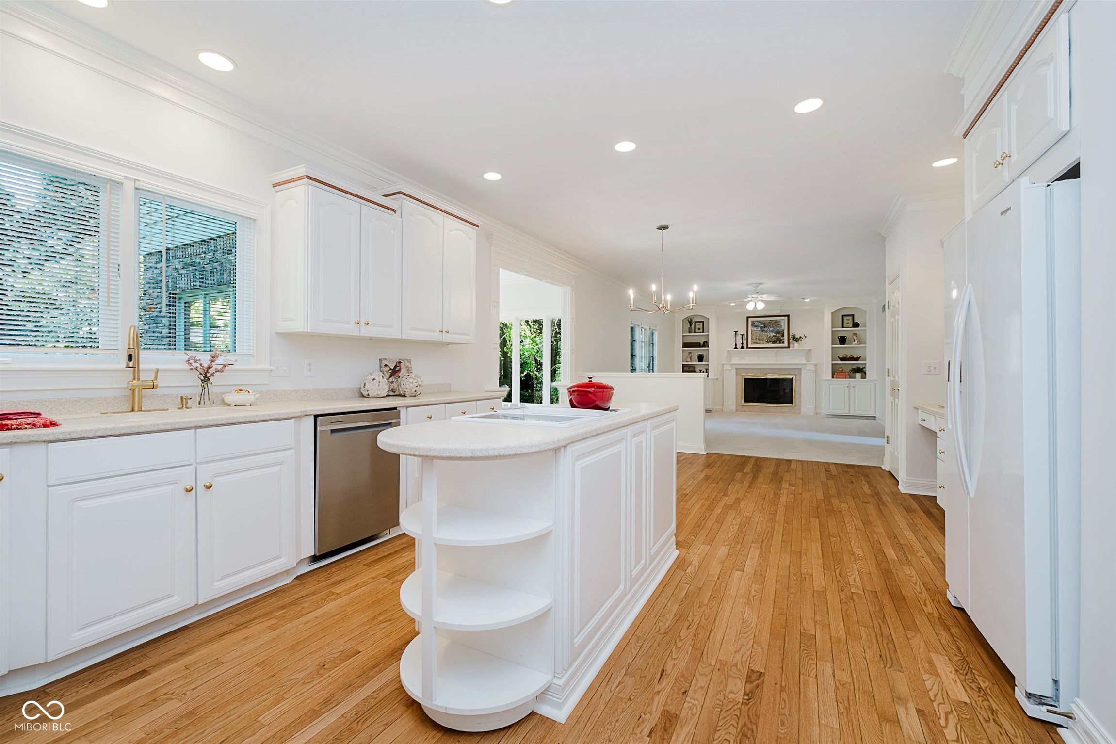 4827 Woods Edge Drive