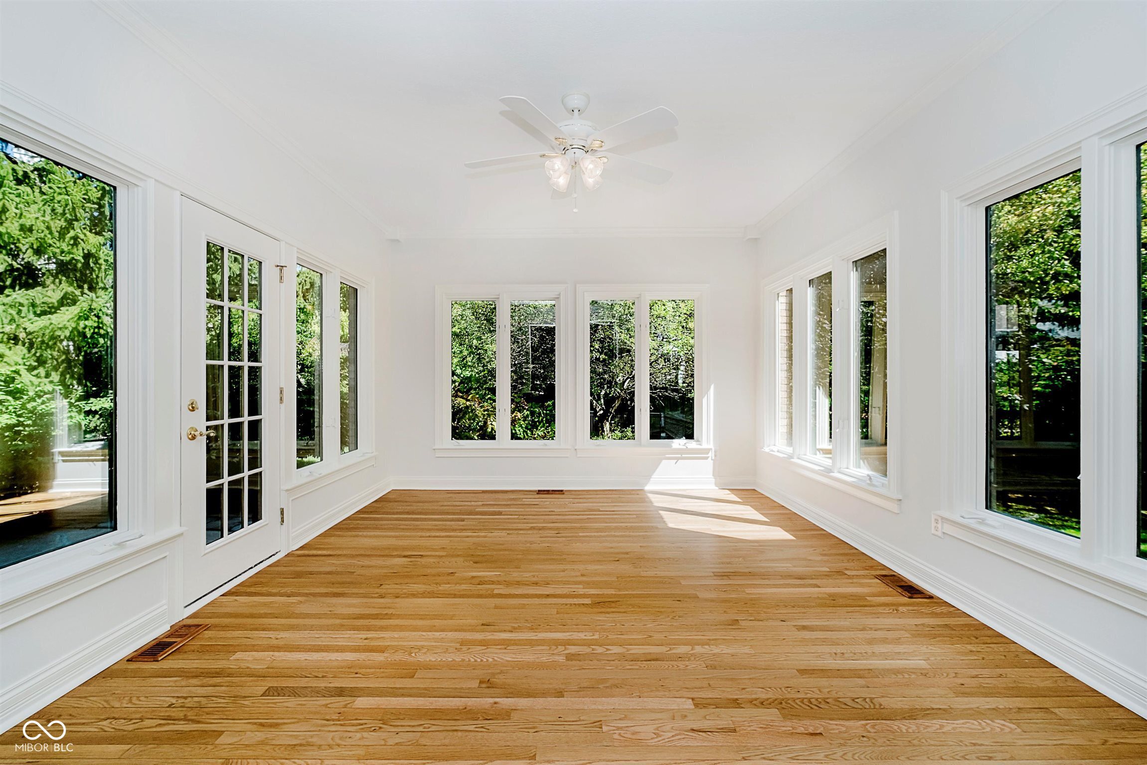 4827 Woods Edge Drive