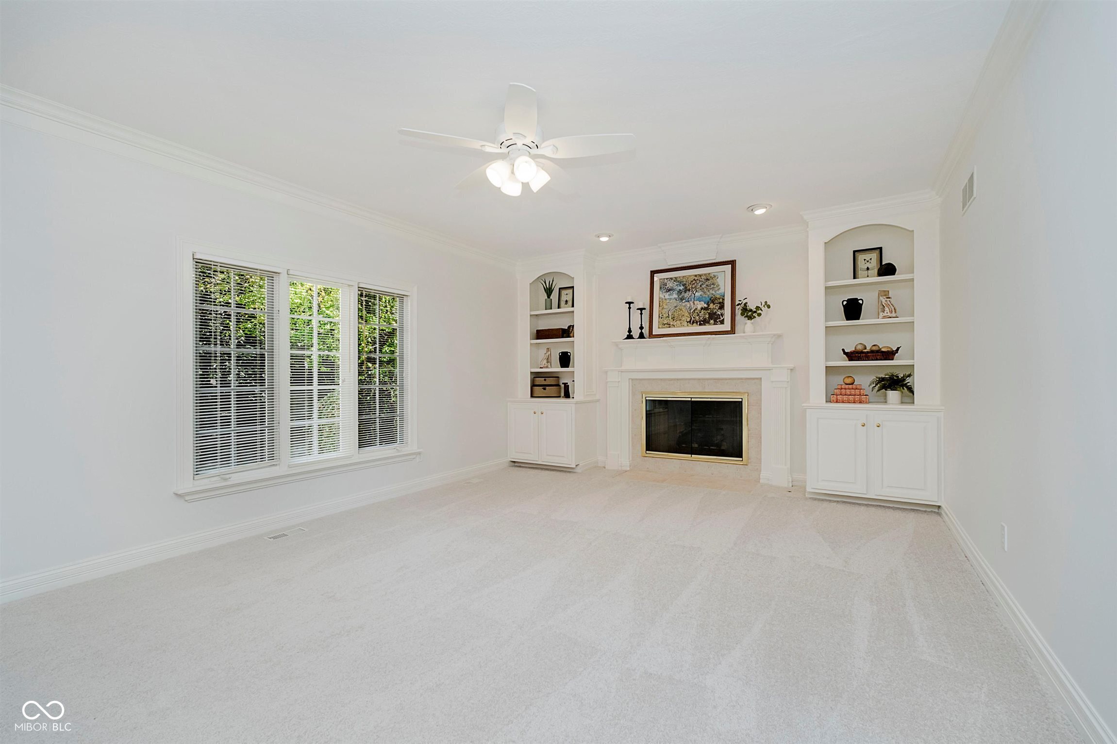 4827 Woods Edge Drive