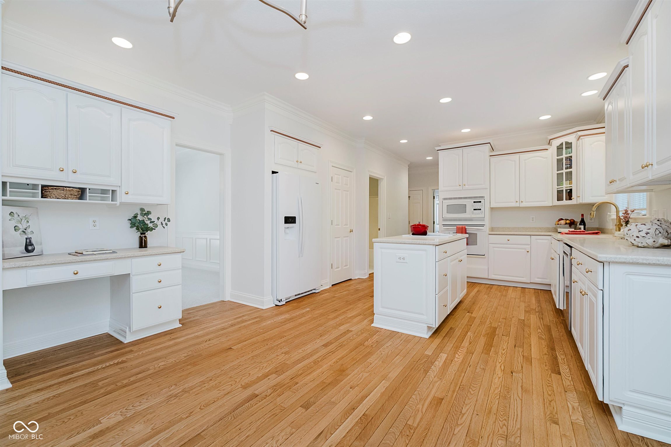 4827 Woods Edge Drive