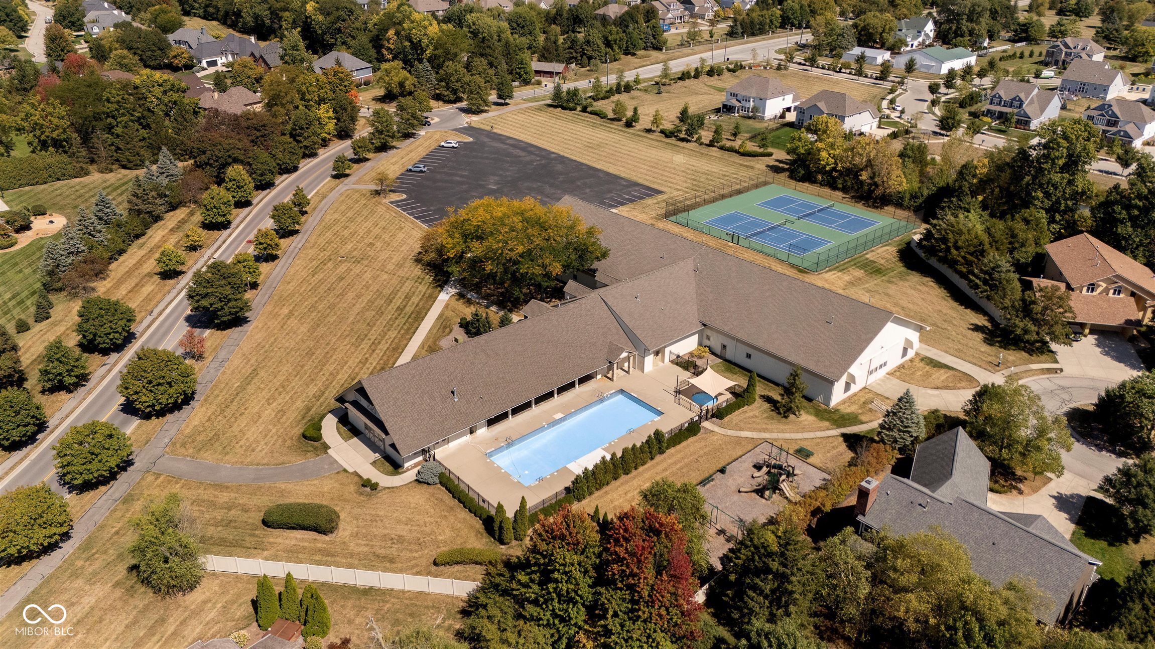 4827 Woods Edge Drive