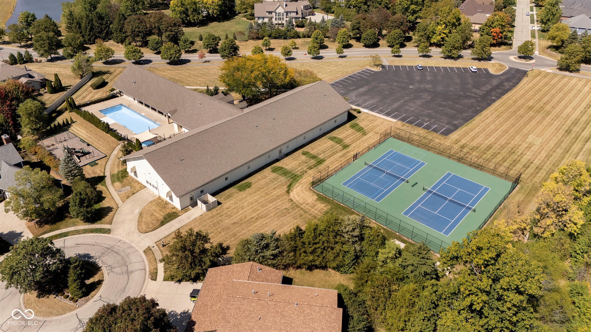 4827 Woods Edge Drive