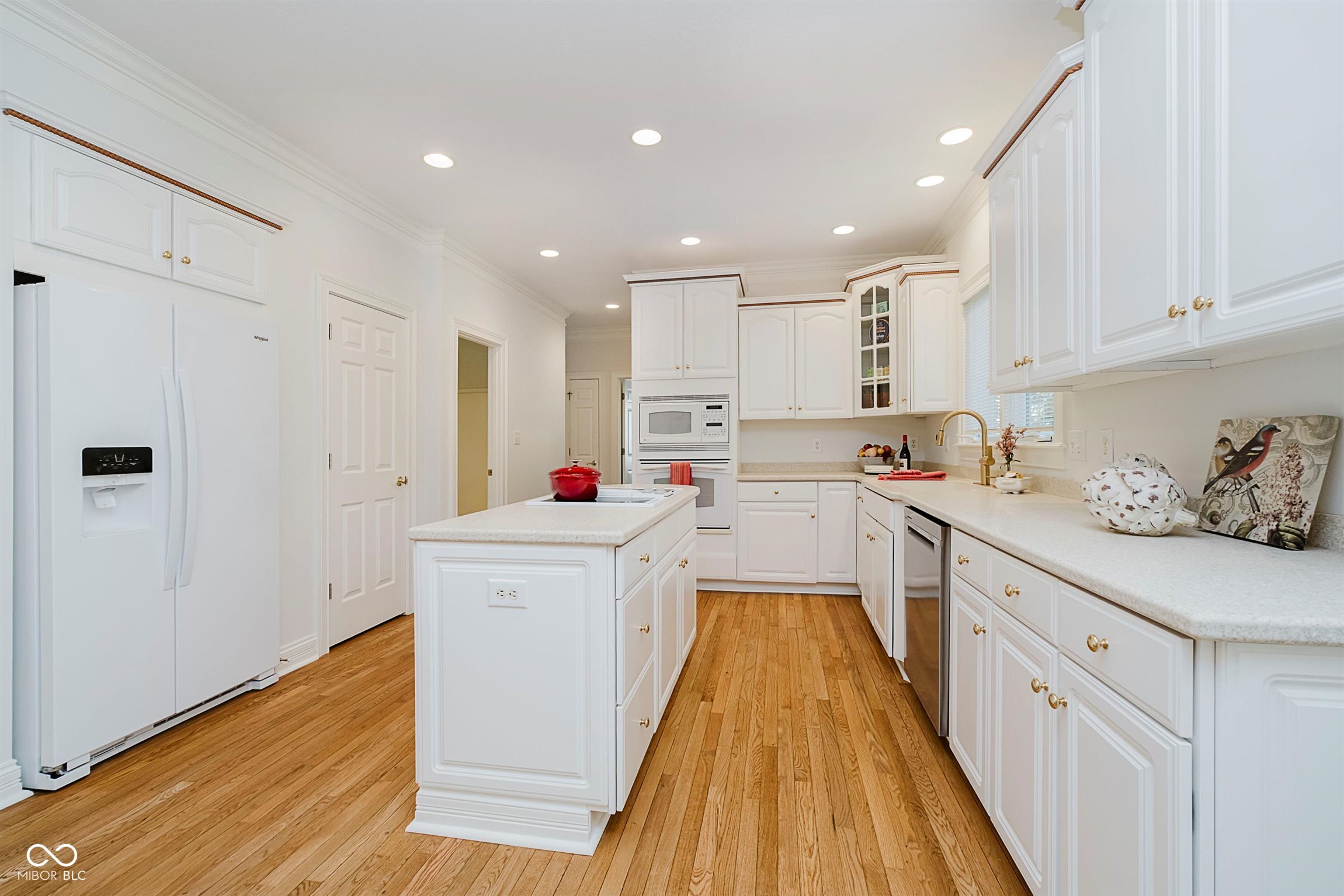 4827 Woods Edge Drive