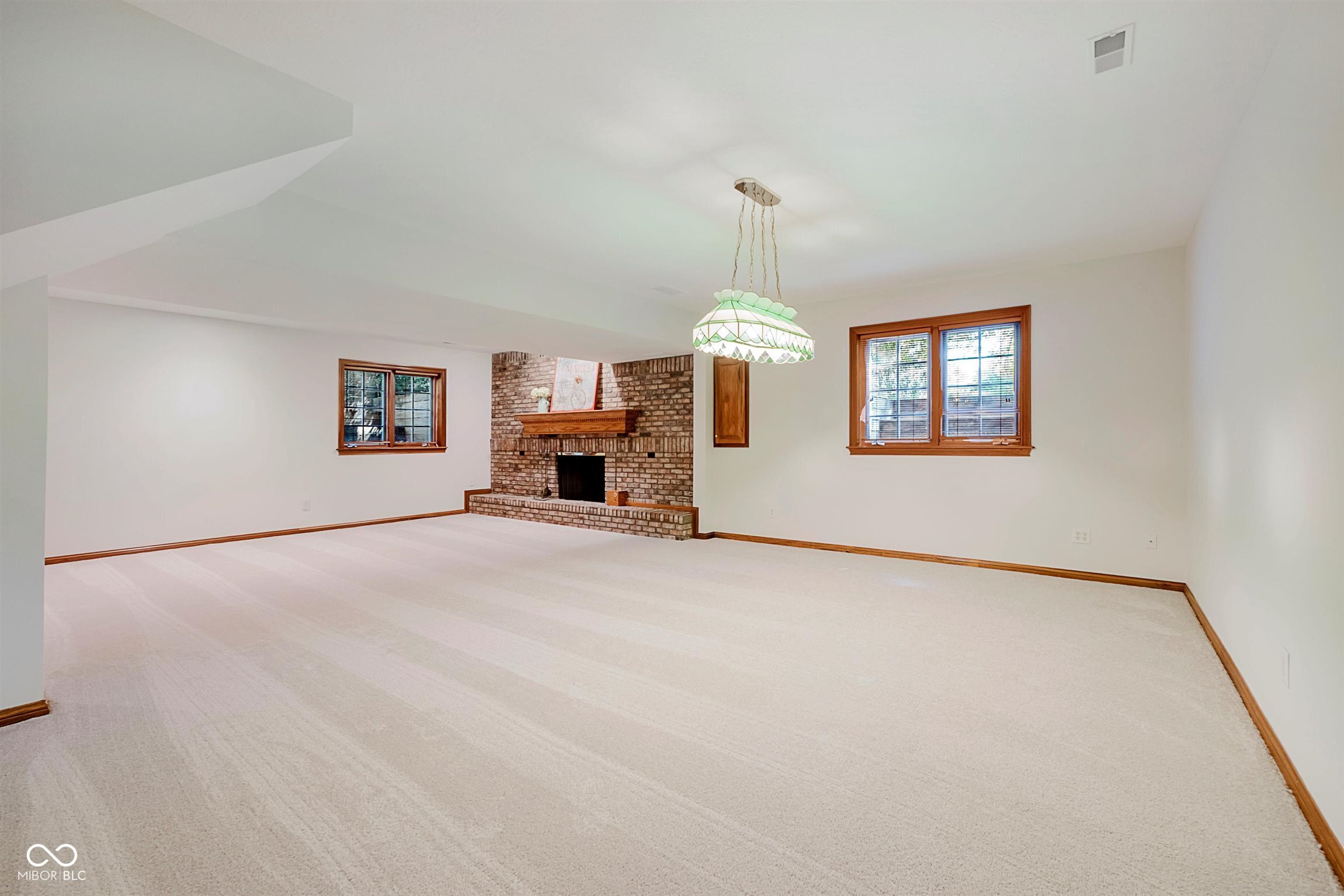 4827 Woods Edge Drive