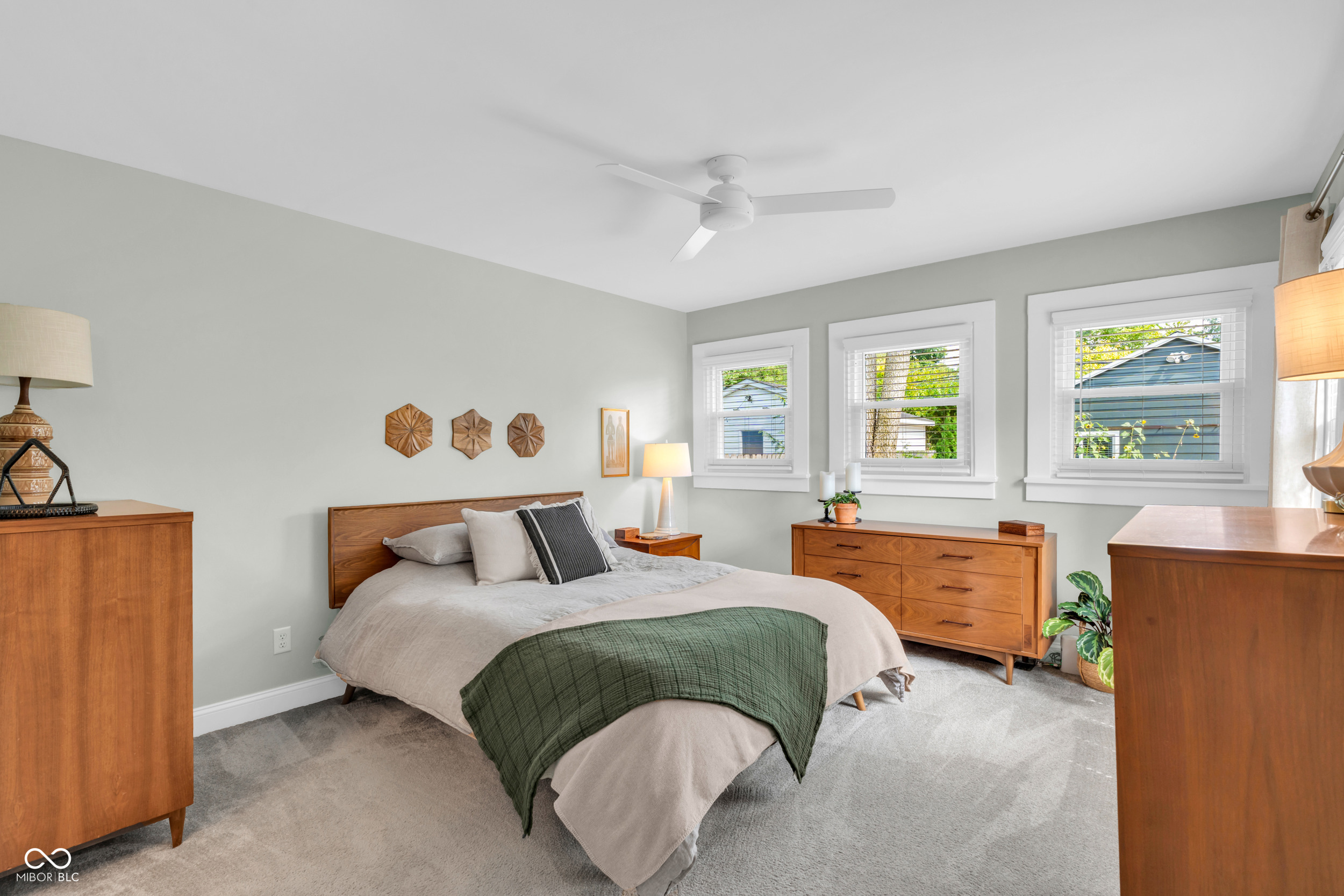 4721 Winthrop Avenue