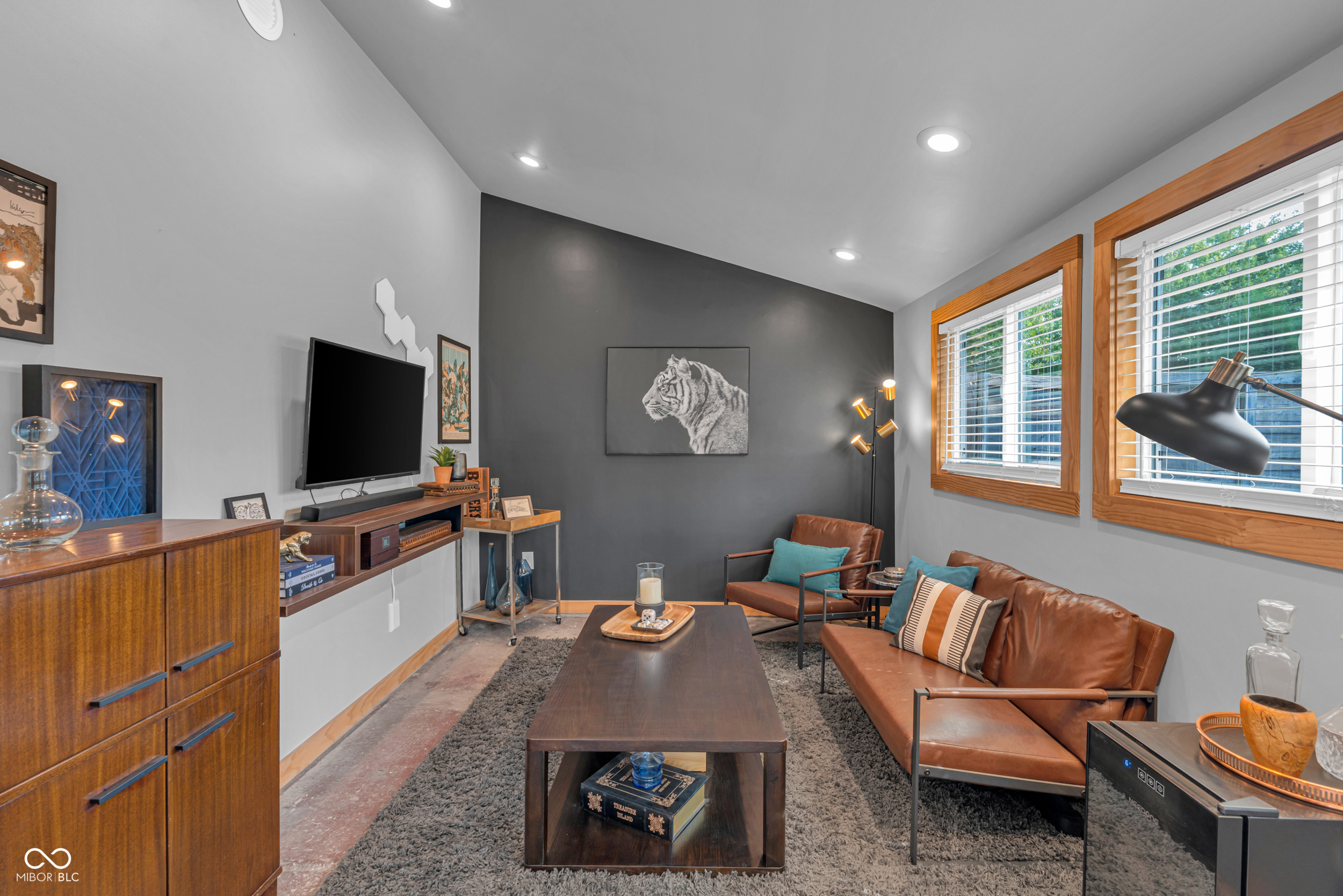 4721 Winthrop Avenue