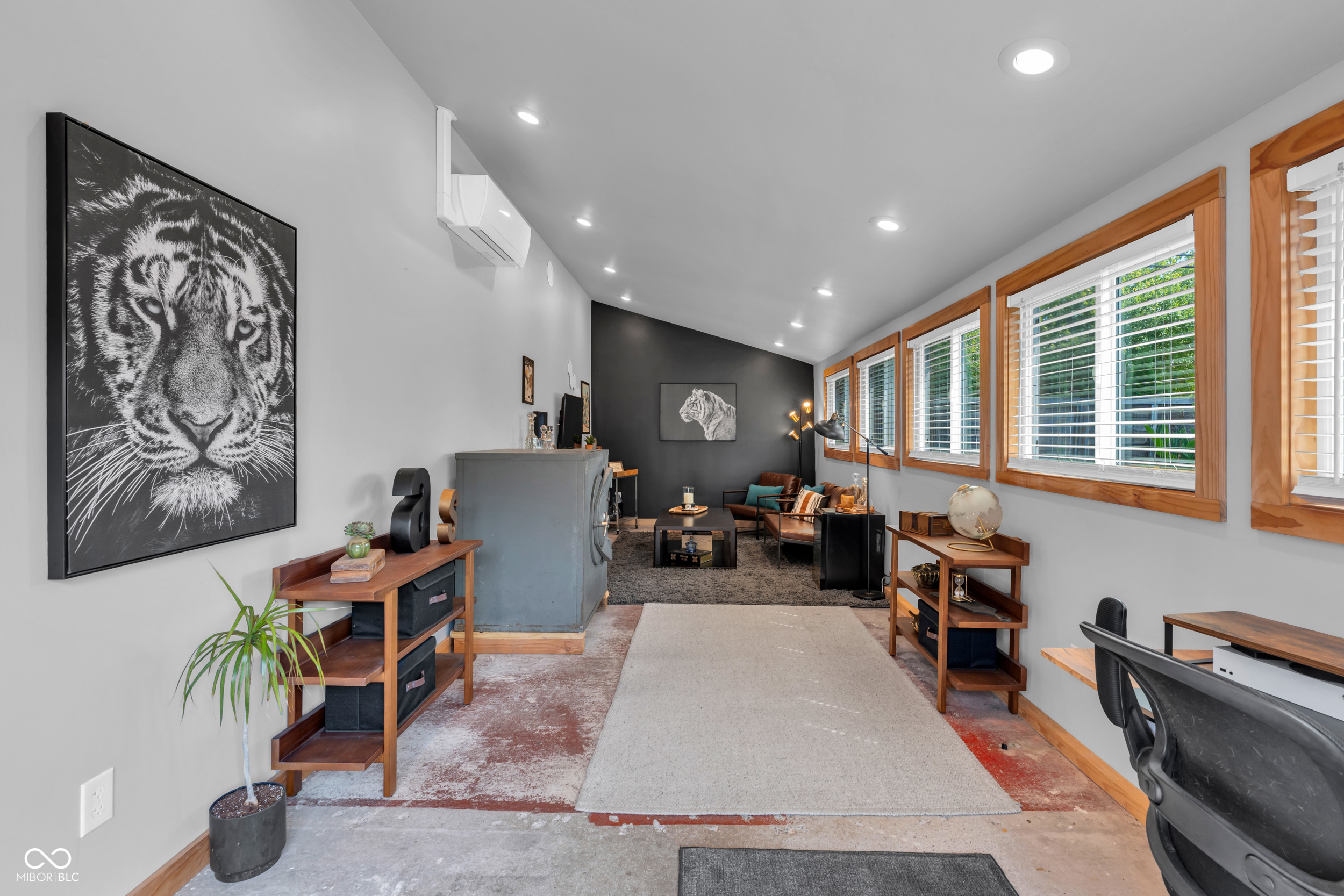 4721 Winthrop Avenue