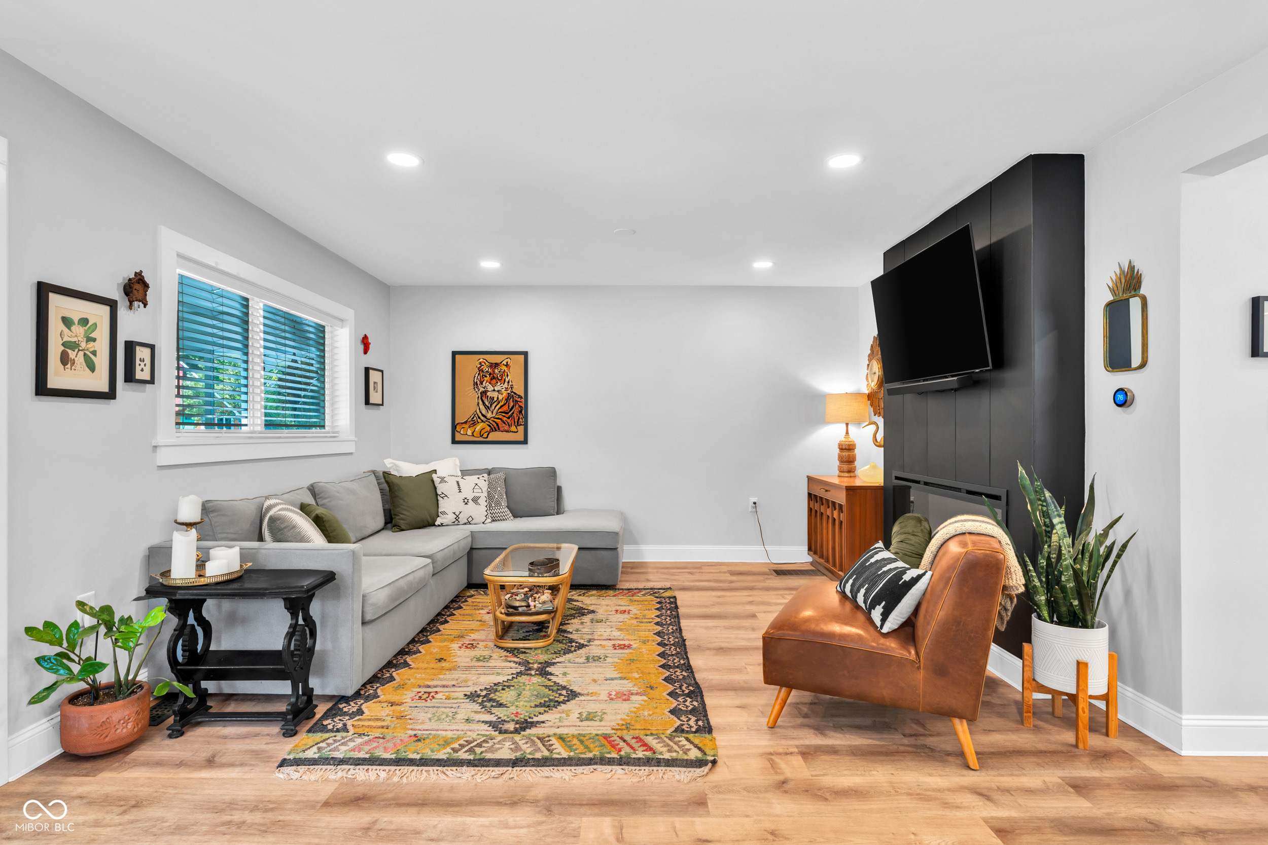 4721 Winthrop Avenue