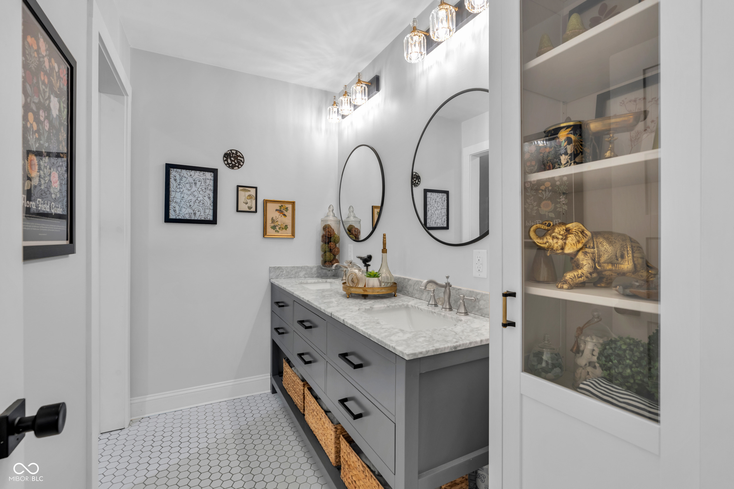 4721 Winthrop Avenue