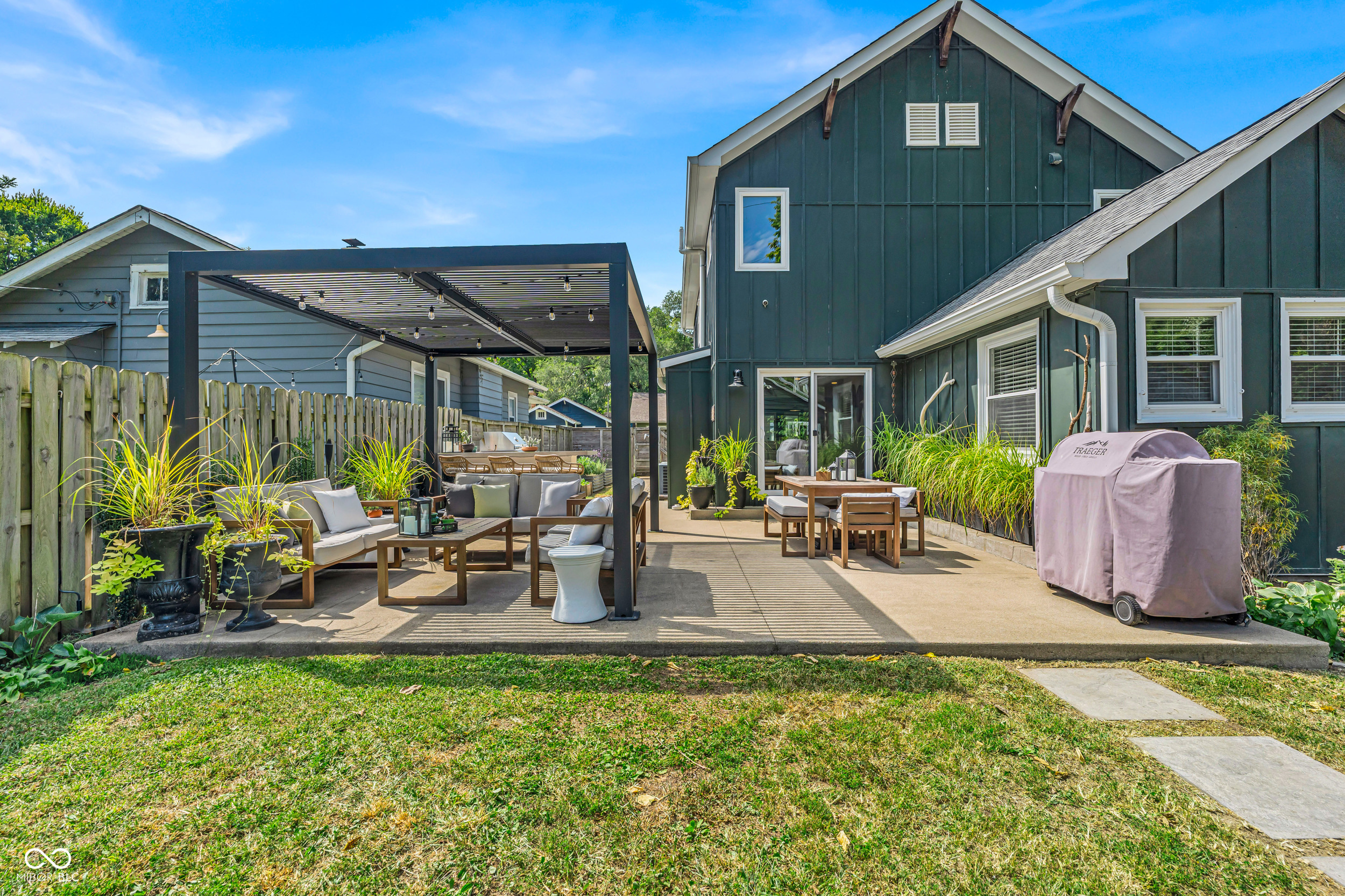 4721 Winthrop Avenue