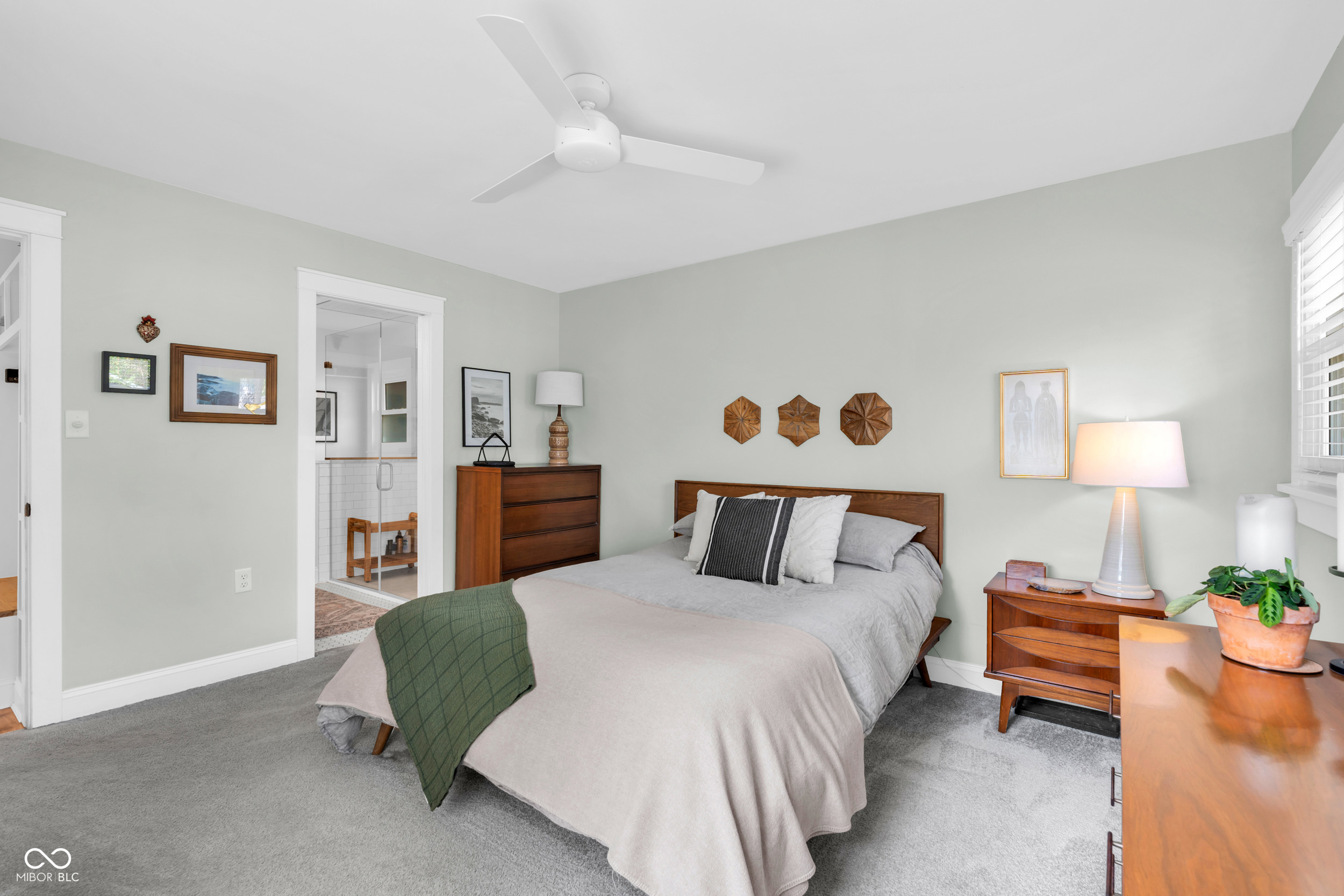 4721 Winthrop Avenue