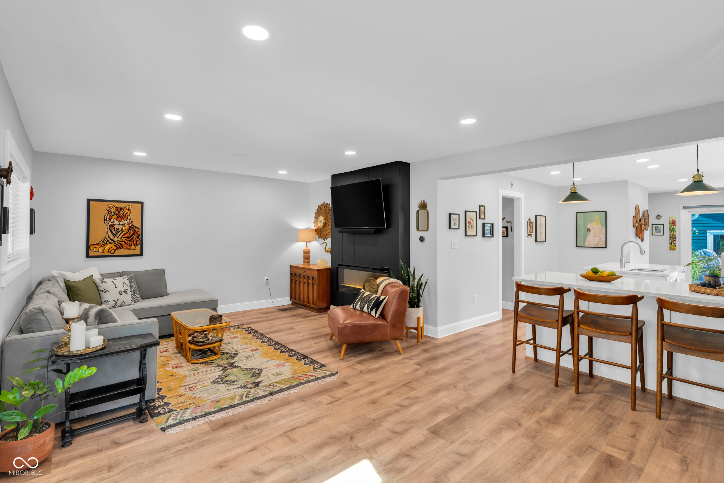 4721 Winthrop Avenue