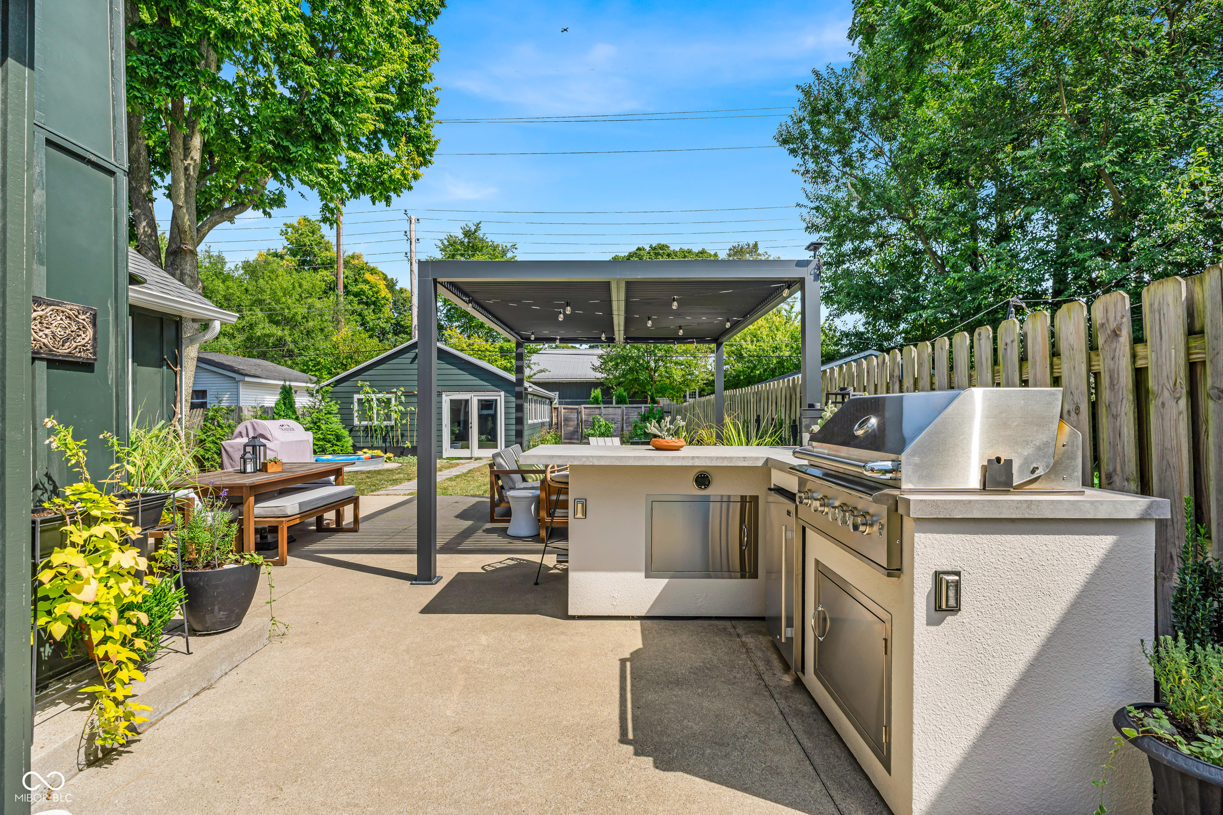 4721 Winthrop Avenue