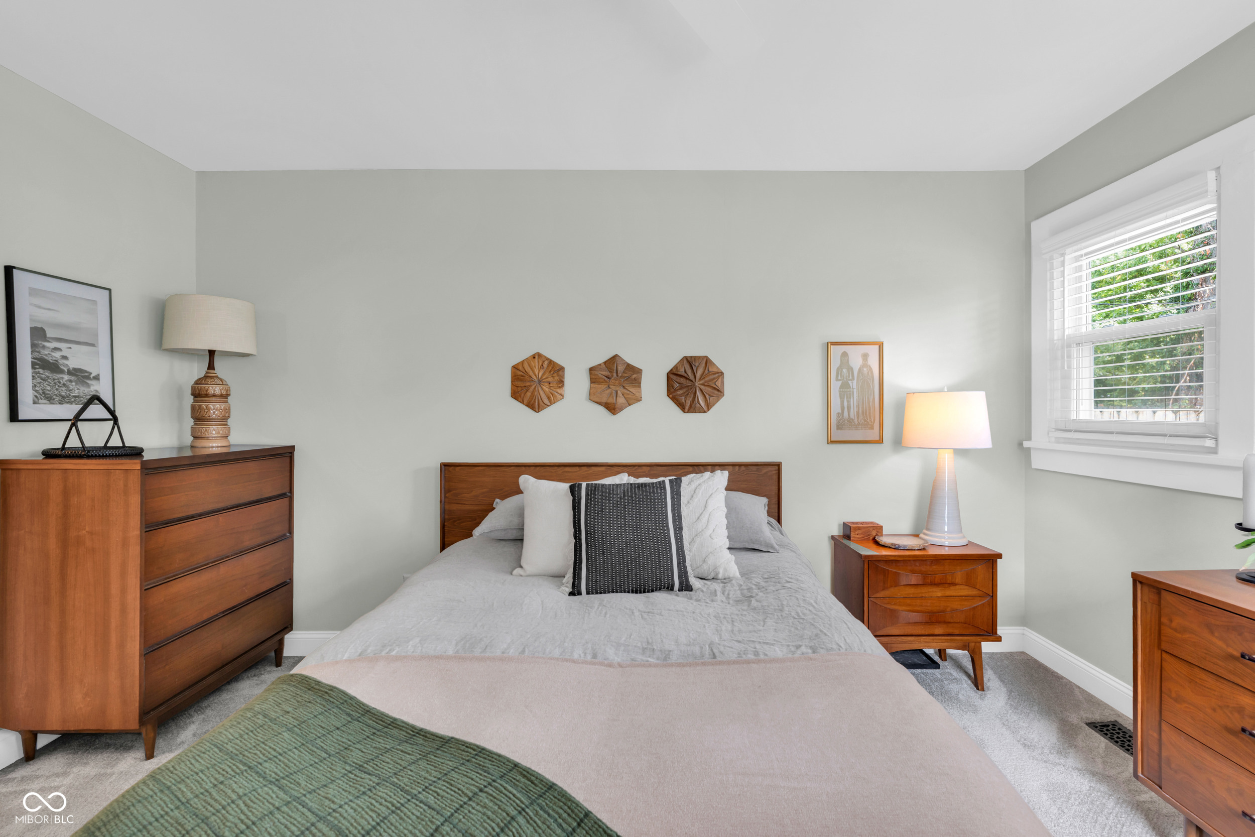 4721 Winthrop Avenue