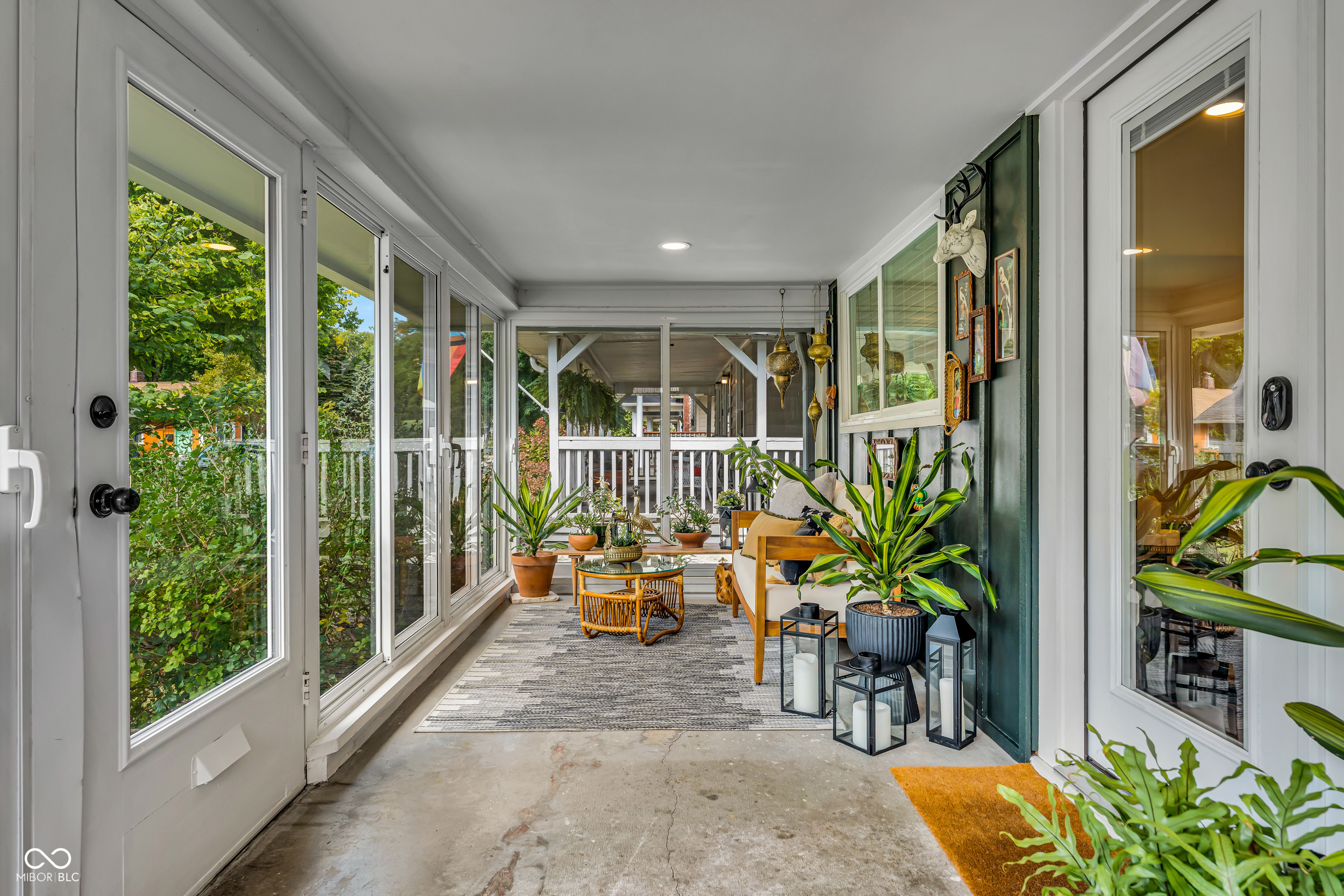 4721 Winthrop Avenue