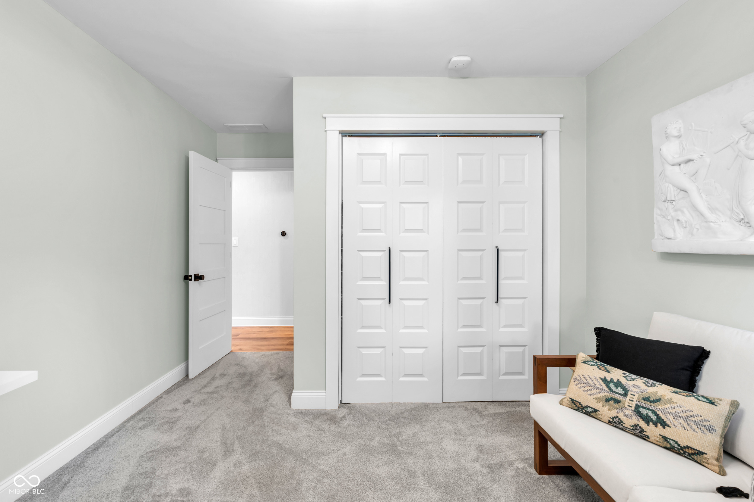 4721 Winthrop Avenue