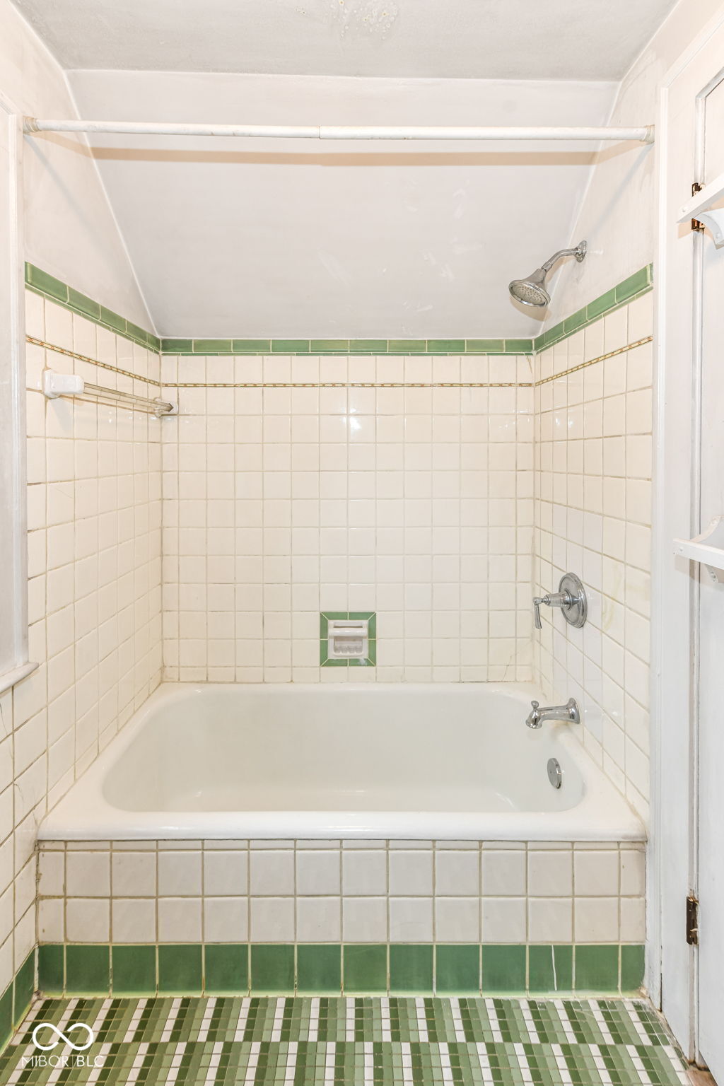 5626 Carrollton Avenue