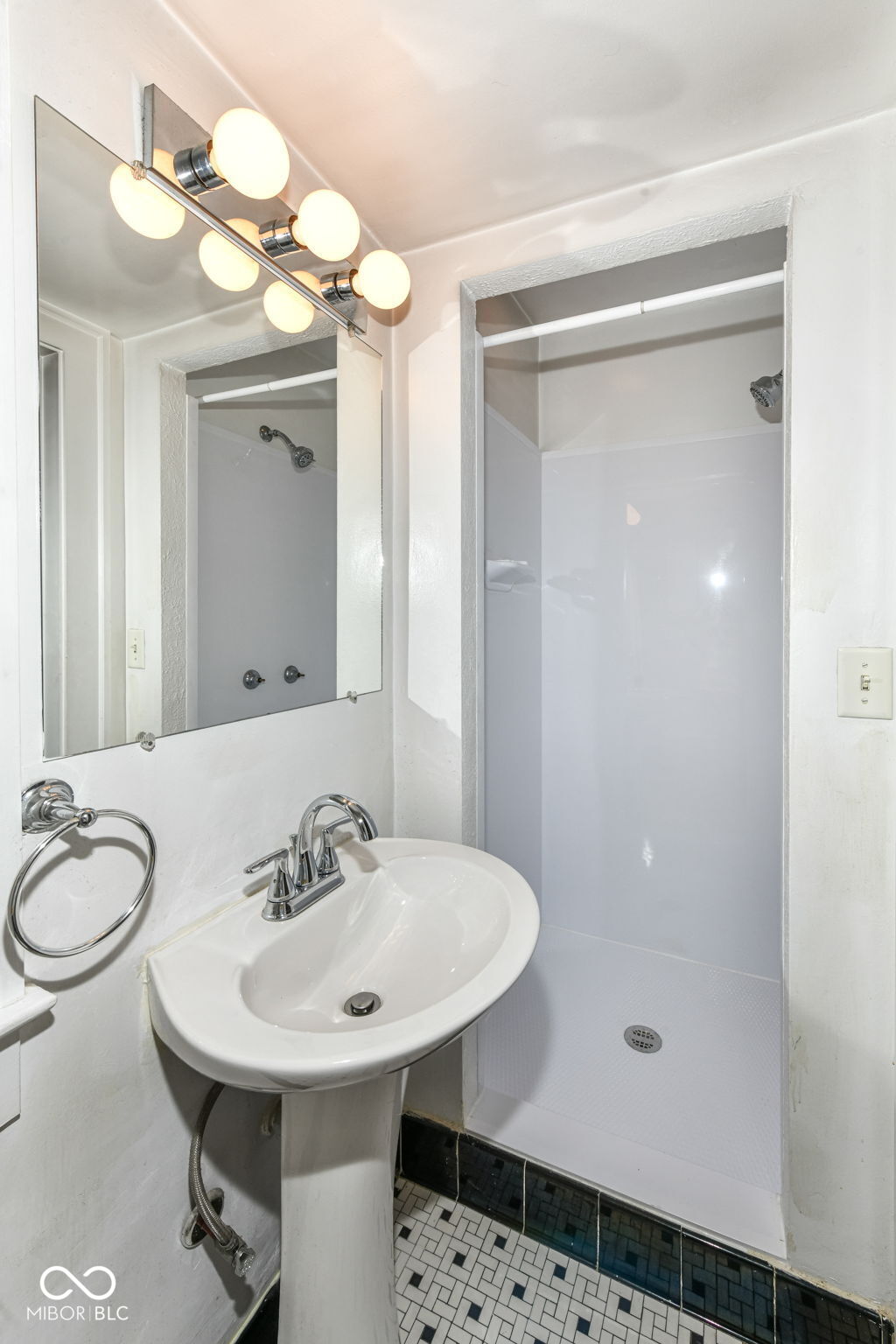 5626 Carrollton Avenue